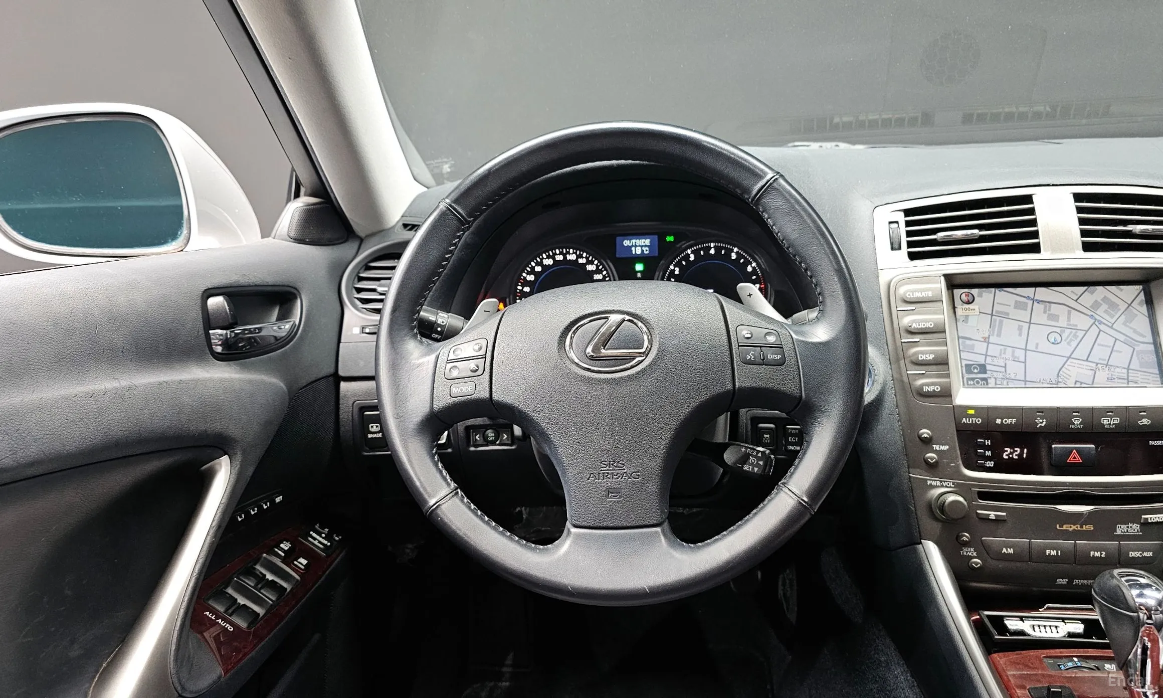 Lexus IS250 превью 13