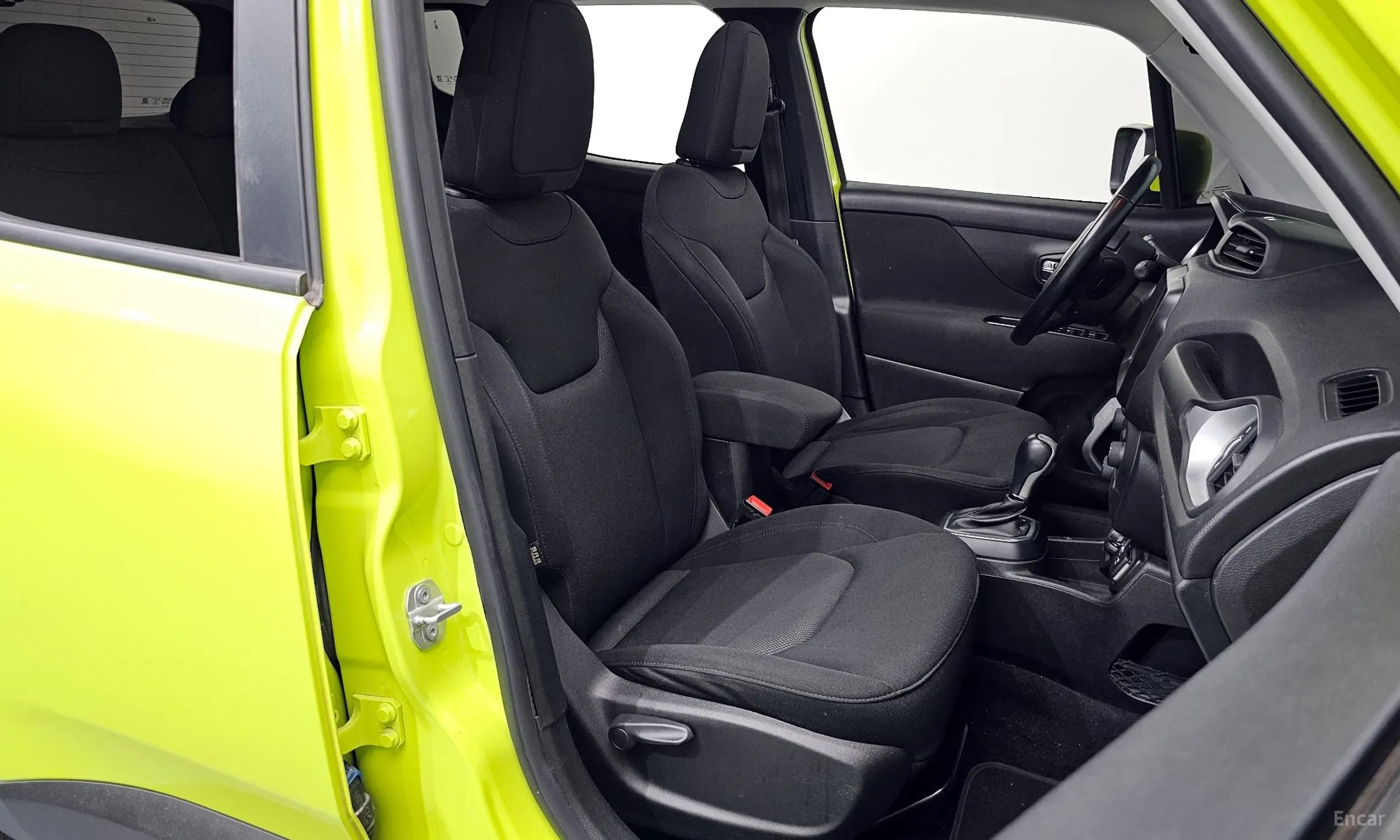 Jeep Renegade превью 10