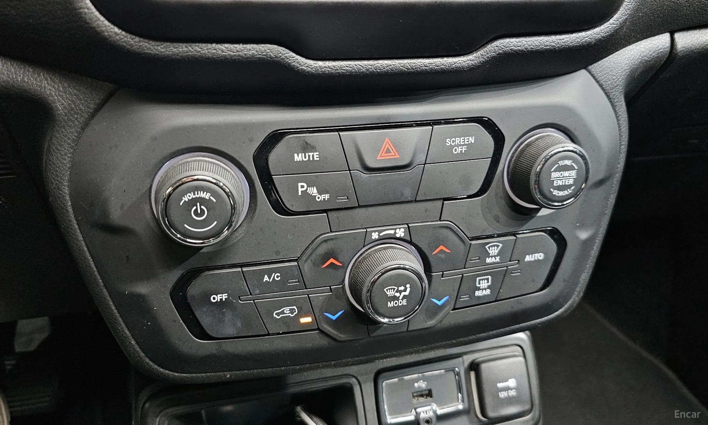 Jeep Renegade превью 17