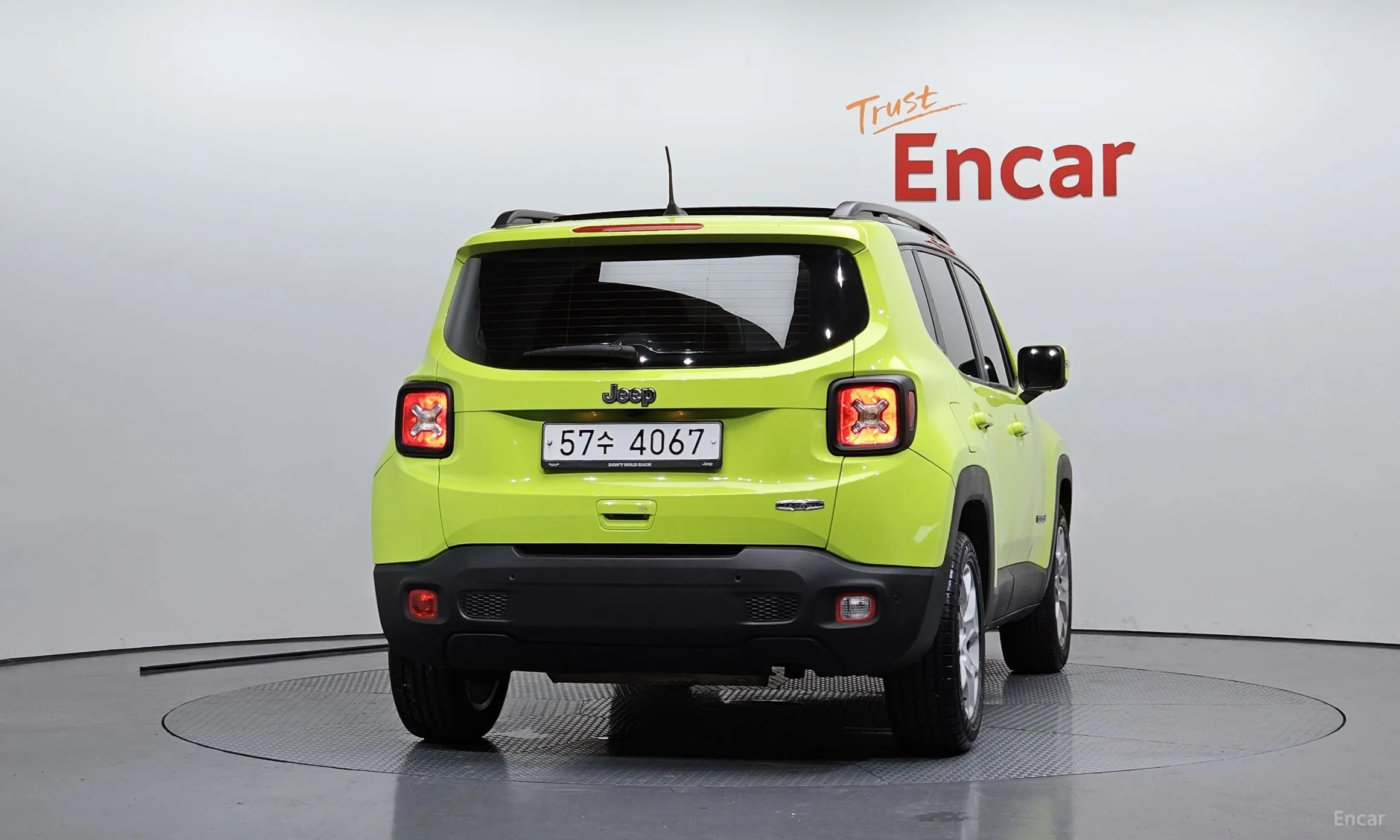 Jeep Renegade превью 4