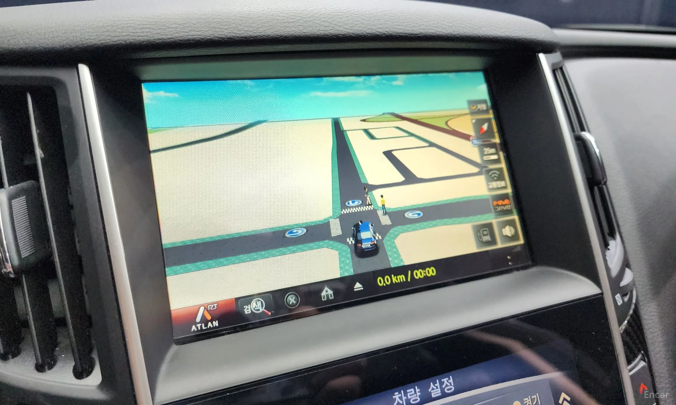 Infiniti Q50 превью 14