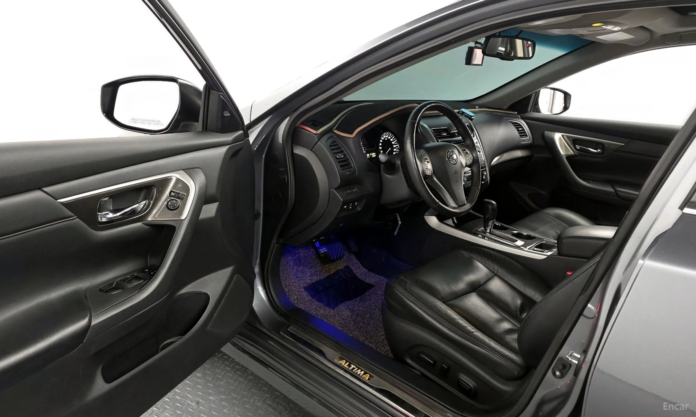 Nissan Altima превью 10