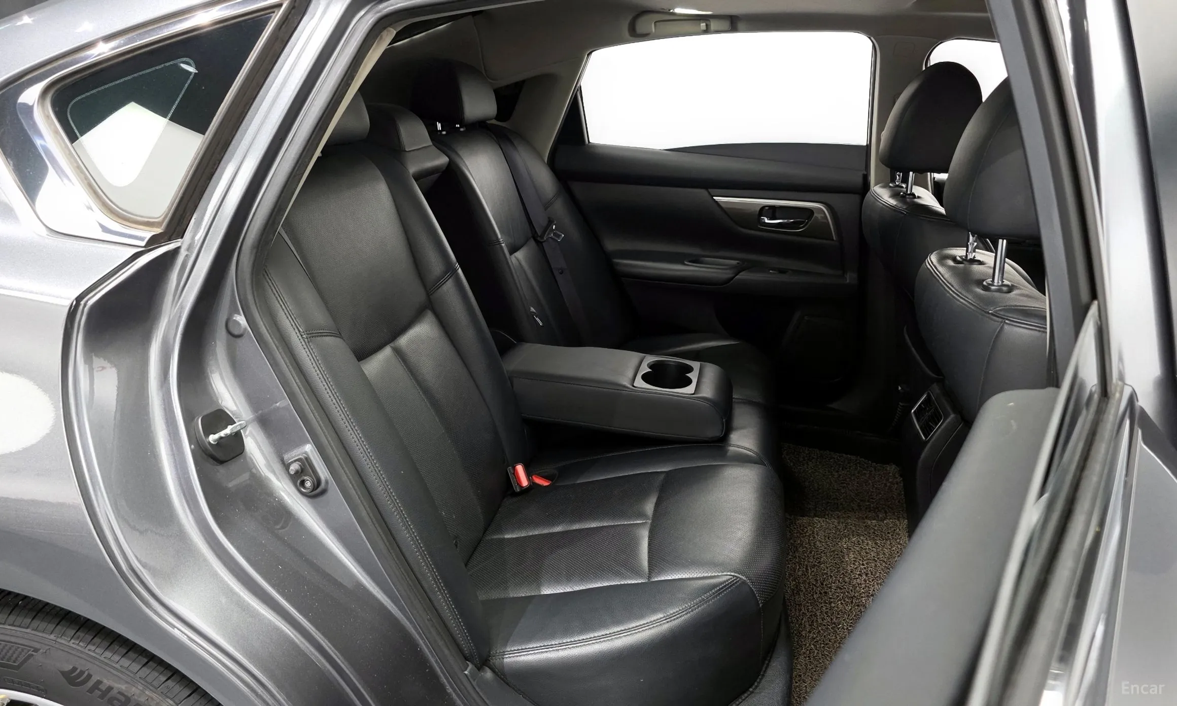 Nissan Altima превью 12