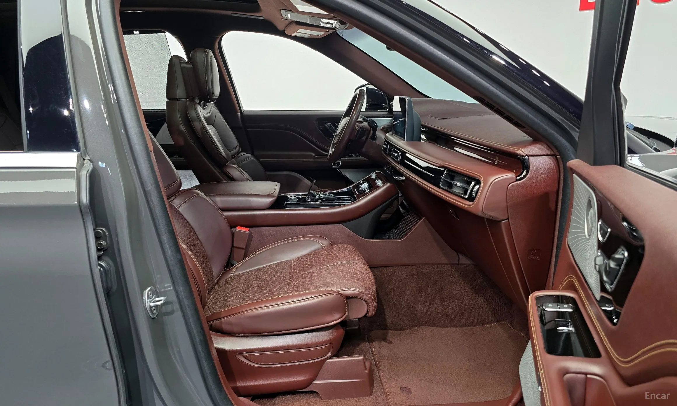 Lincoln Aviator 2nd Generation превью 10