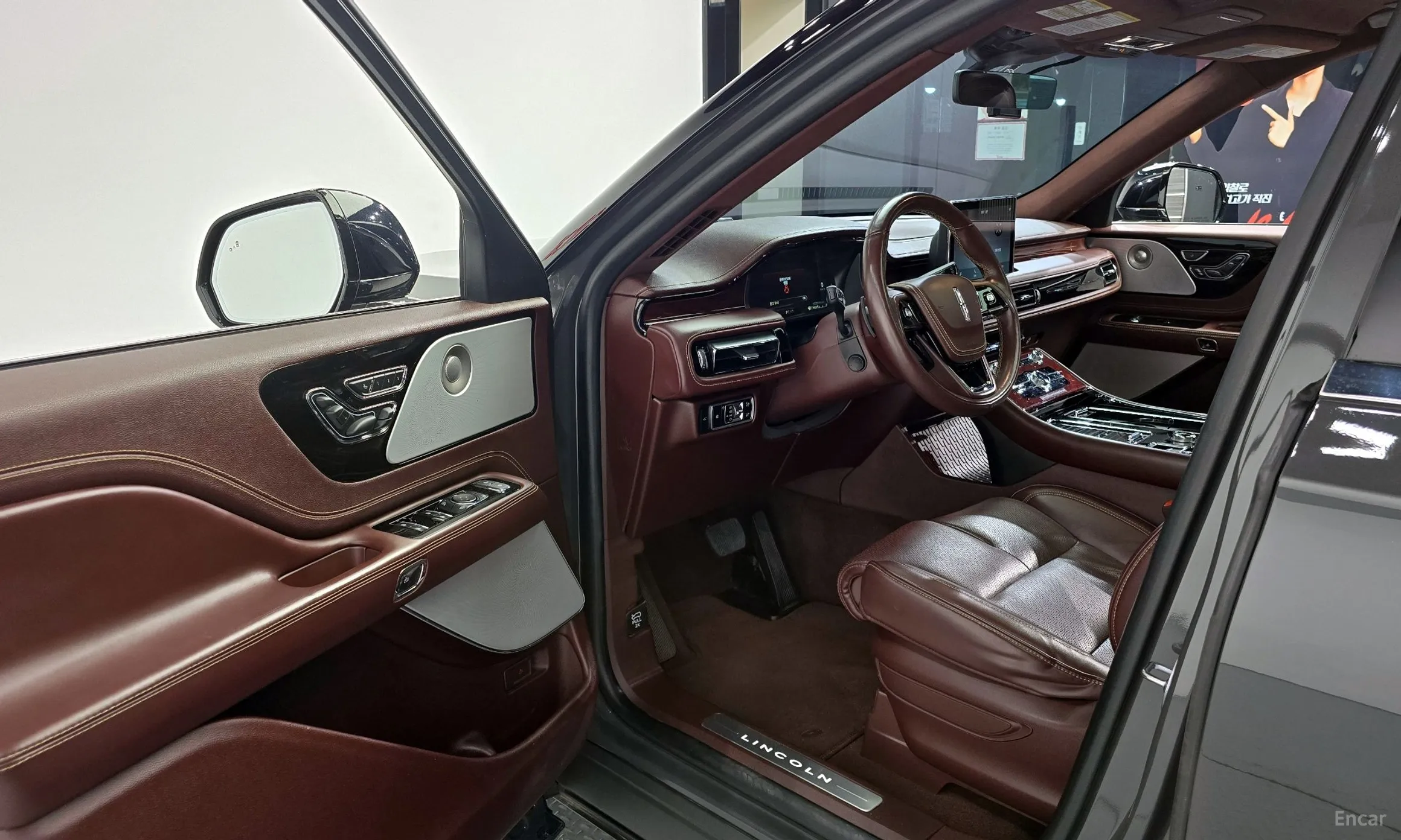 Lincoln Aviator 2nd Generation превью 11