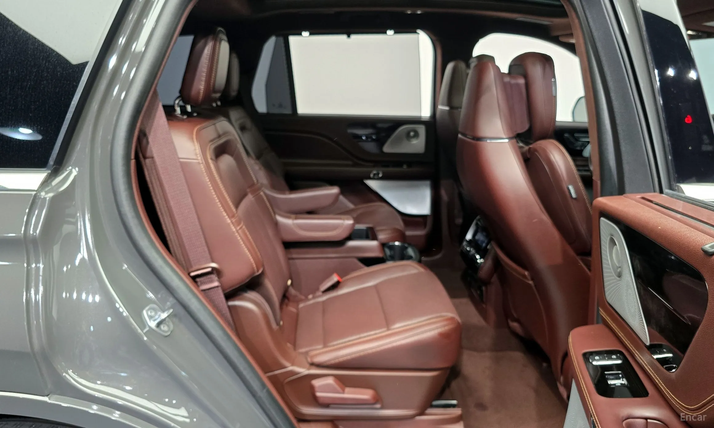 Lincoln Aviator 2nd Generation превью 12