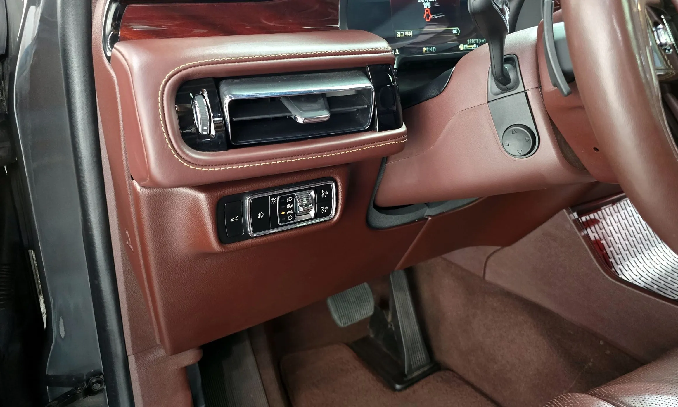 Lincoln Aviator 2nd Generation превью 16