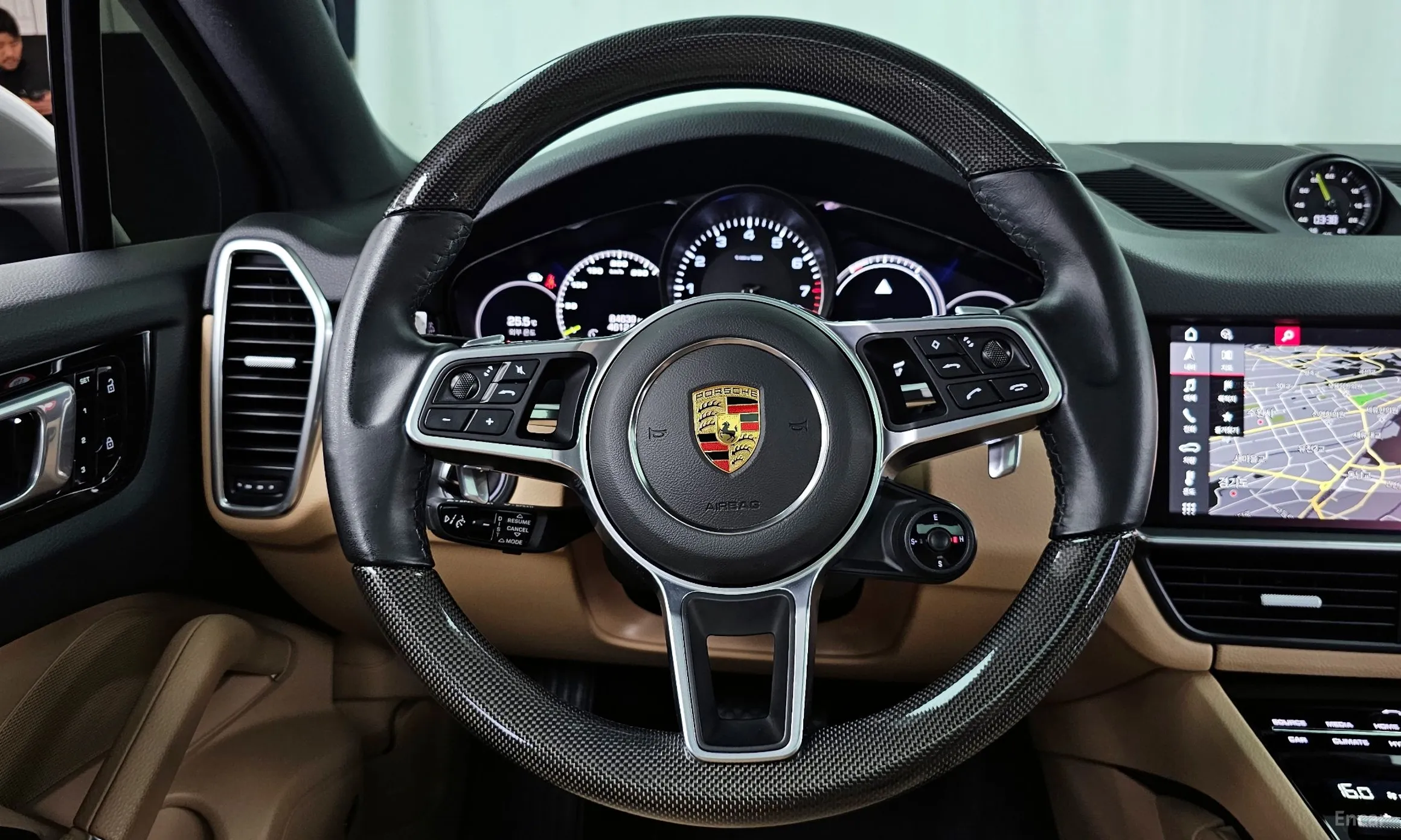 Porsche Cayenne (PO536) превью 13