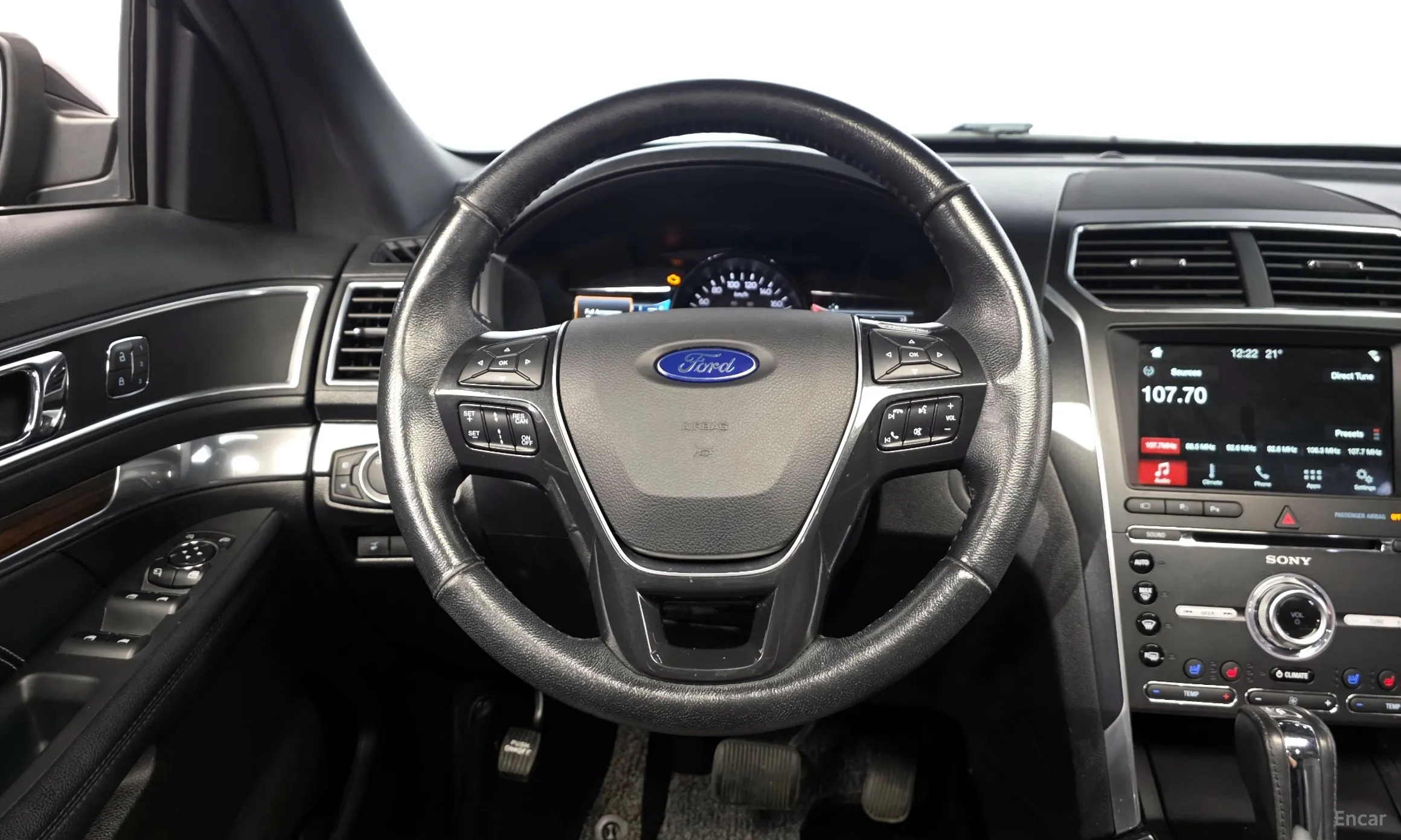 Ford Explorer превью 13
