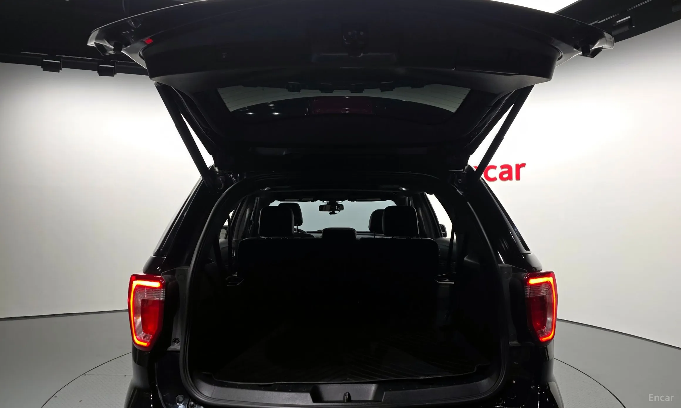 Ford Explorer превью 20