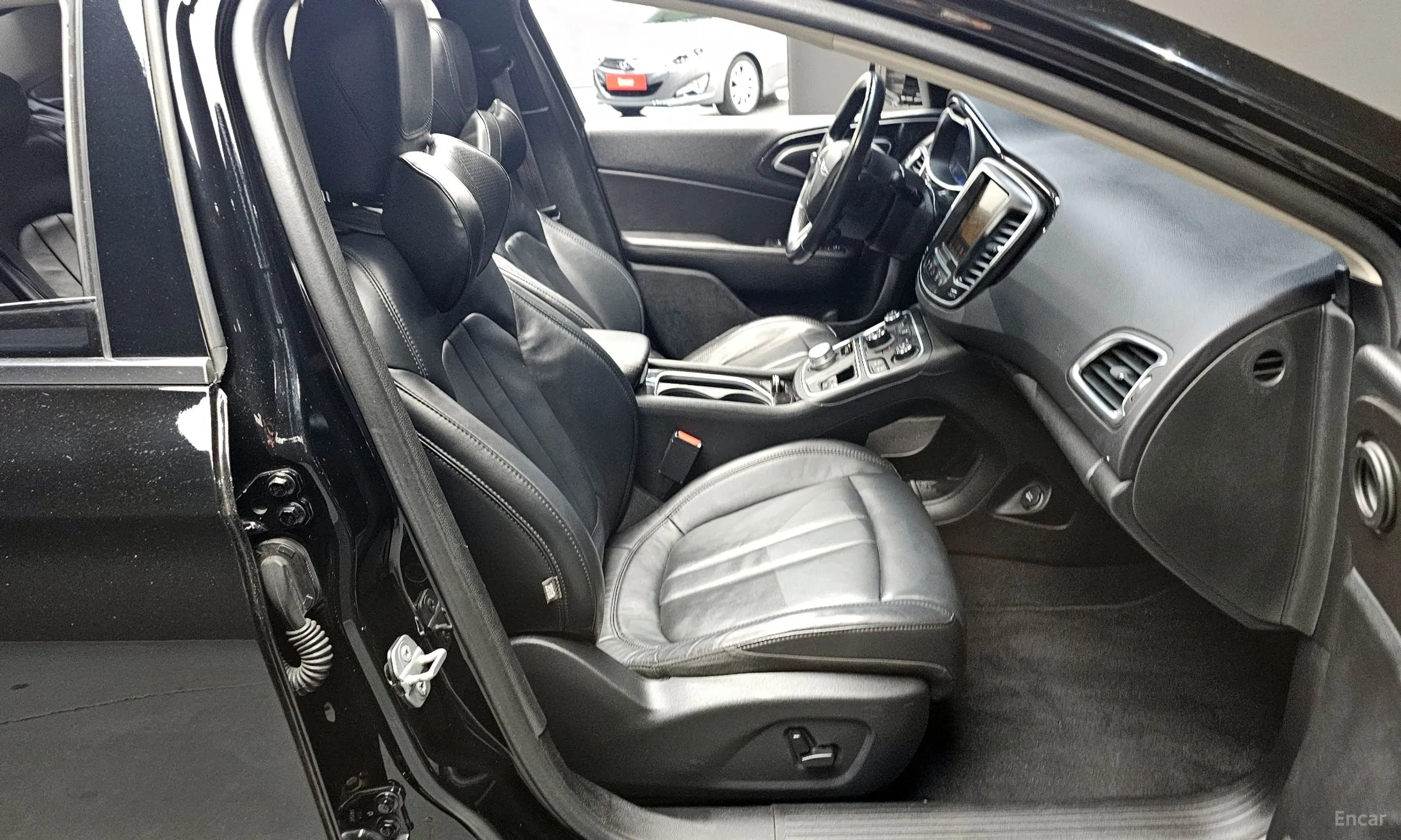 Chrysler 200 Second generation превью 10