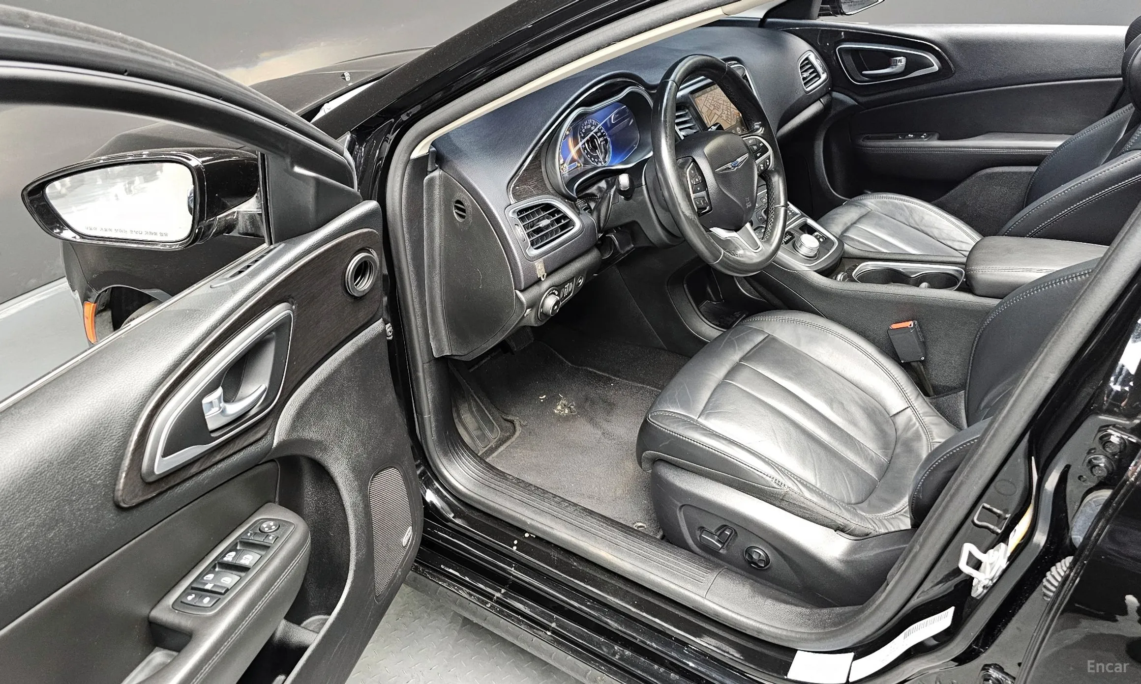 Chrysler 200 Second generation превью 12