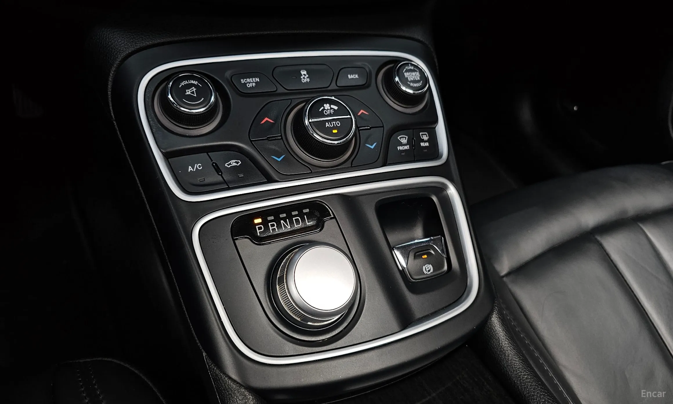Chrysler 200 Second generation превью 9