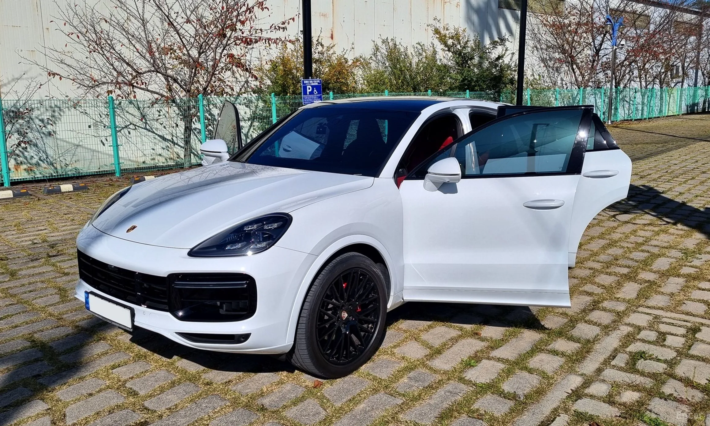 Porsche Cayenne (PO536) превью 4