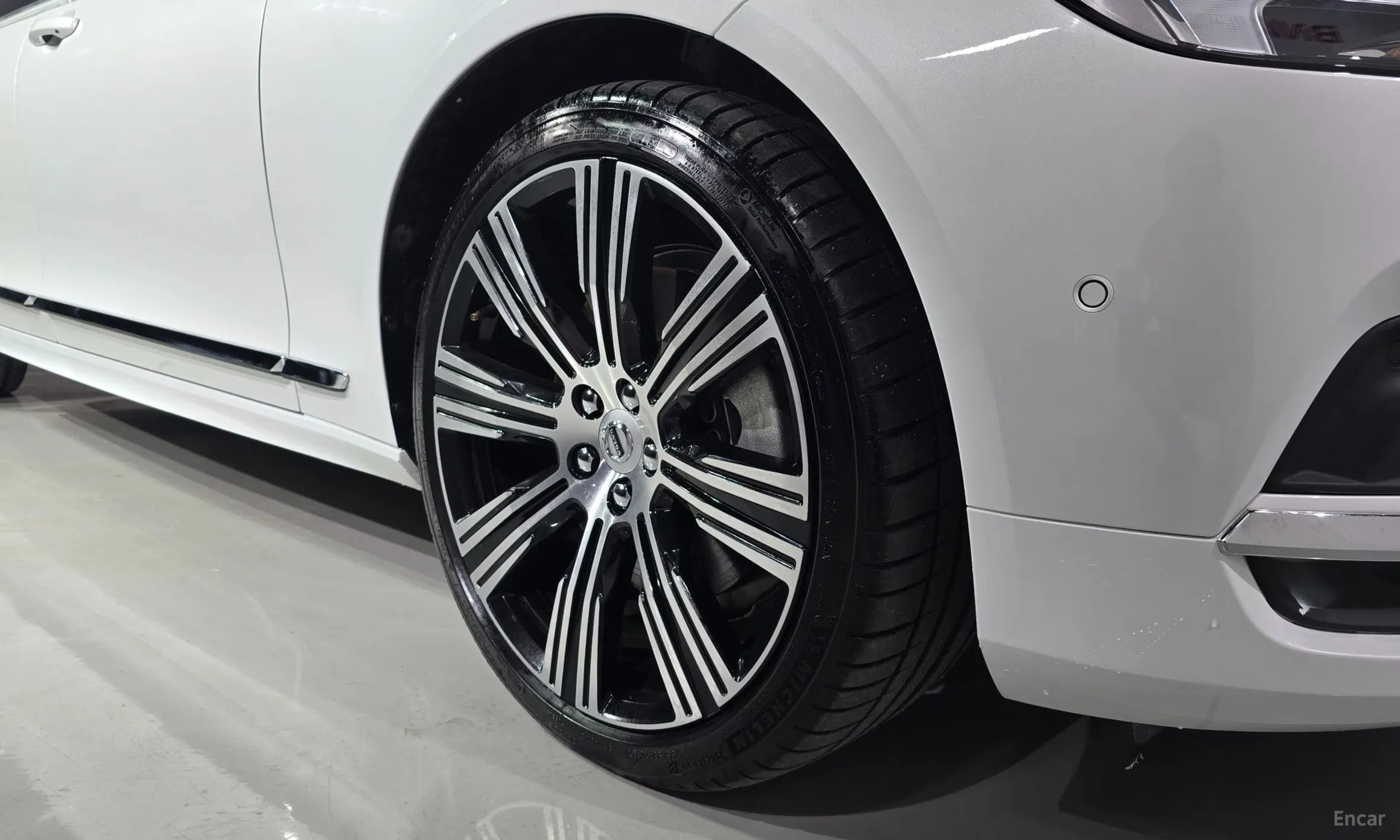 Volvo S90 превью 19