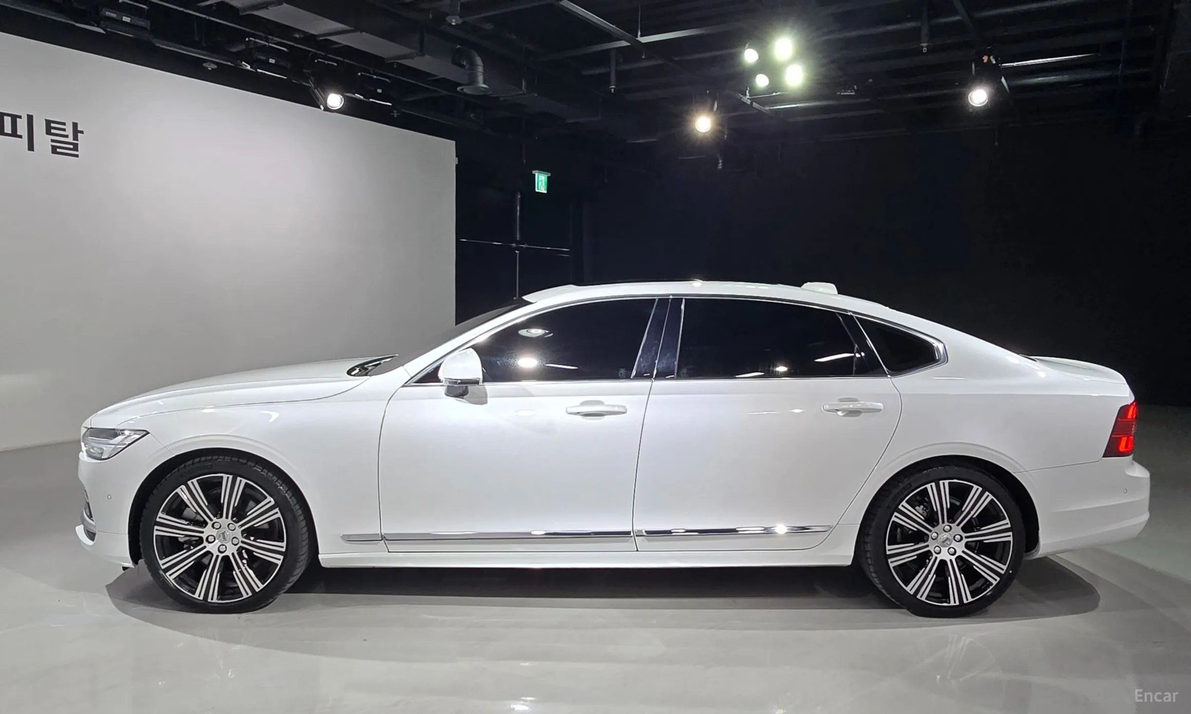 Volvo S90 превью 7