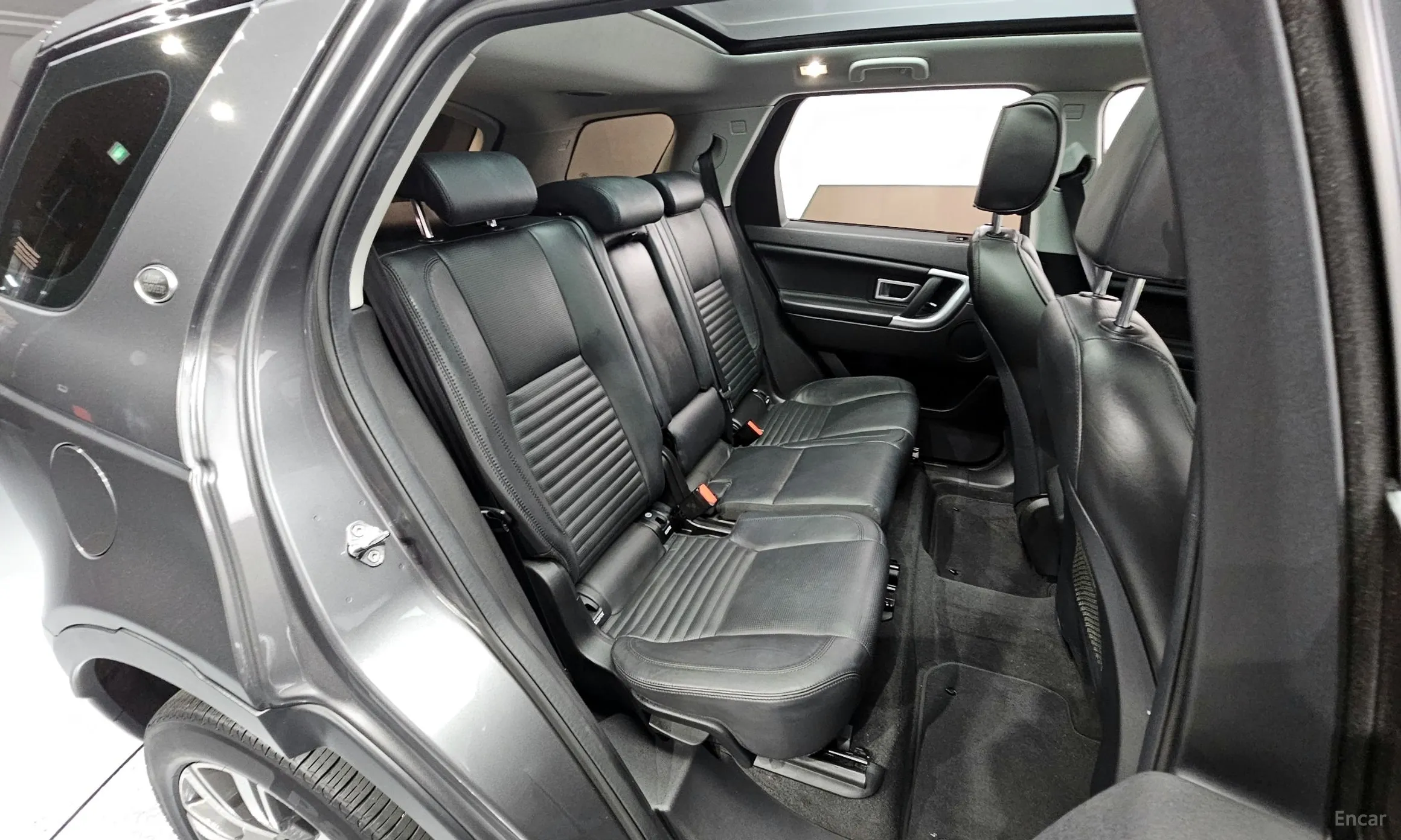 Land Rover Discovery Sports превью 12