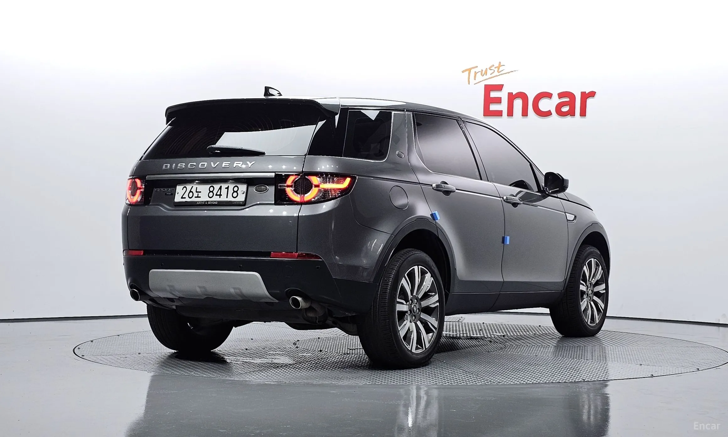 Land Rover Discovery Sports превью 2