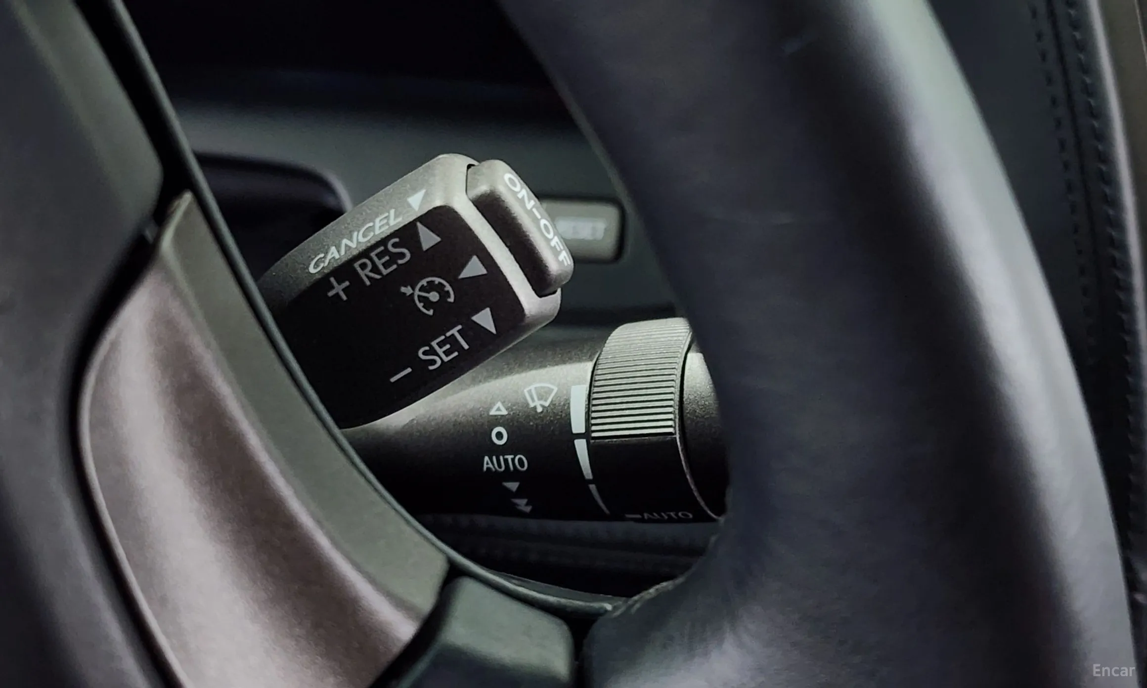 Lexus LS600hL превью 17