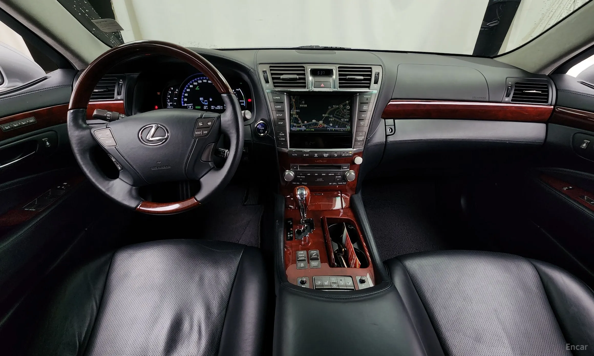 Lexus LS600hL превью 7