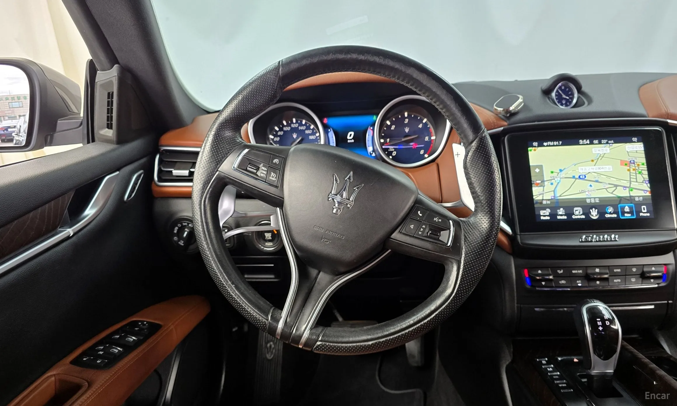 Maserati Ghibli превью 13
