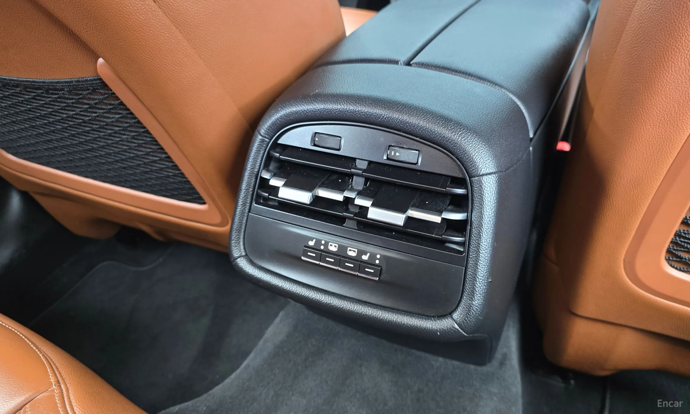 Maserati Ghibli превью 19