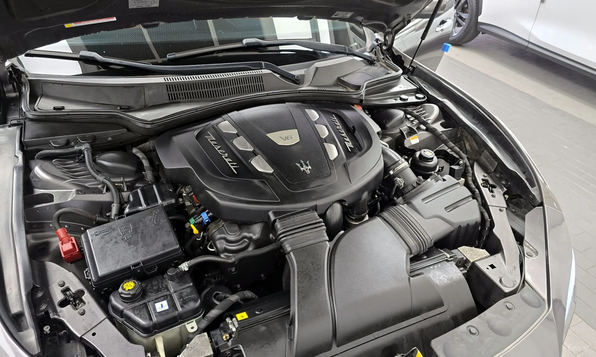 Maserati Ghibli превью 6