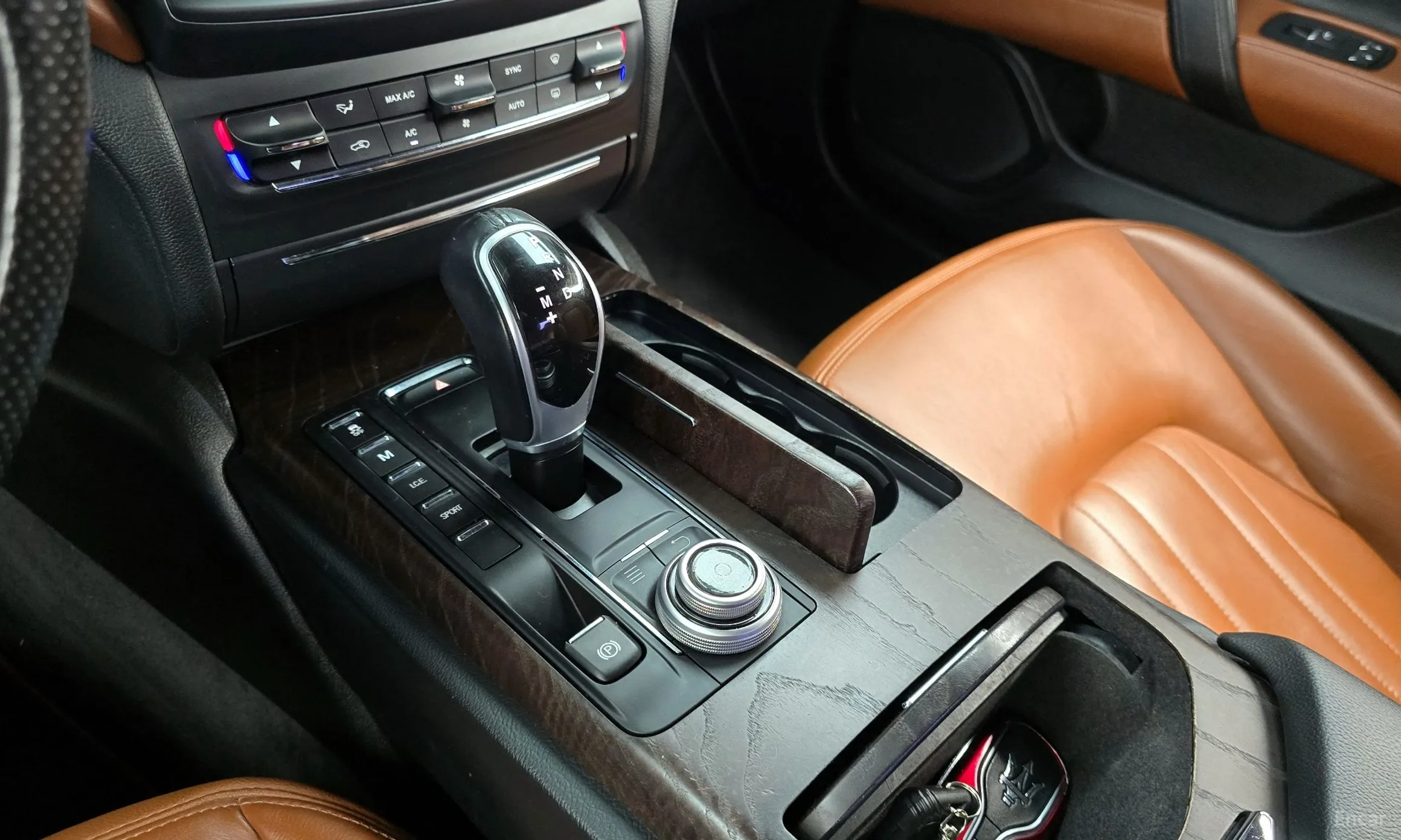 Maserati Ghibli превью 9