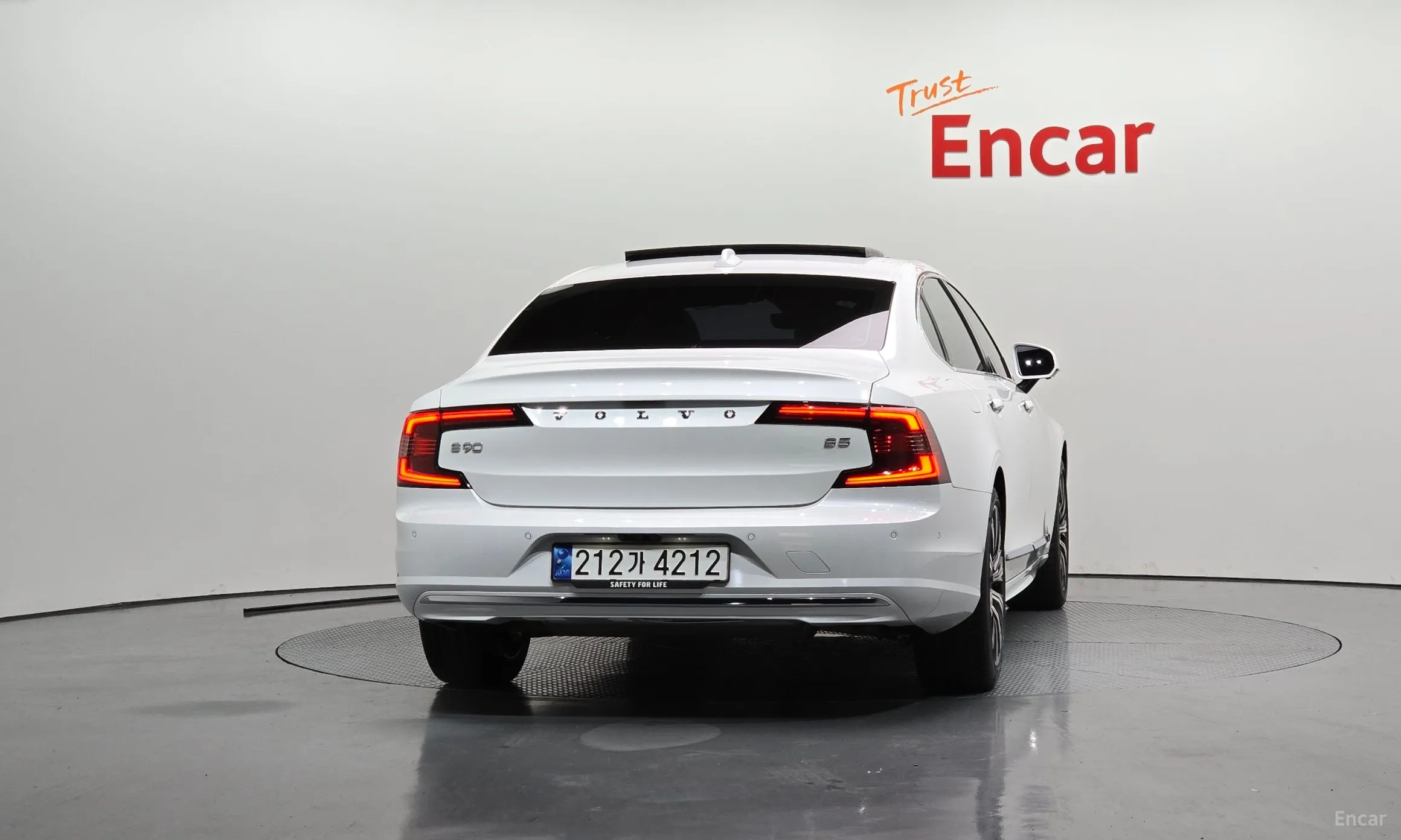 Volvo S90 превью 4
