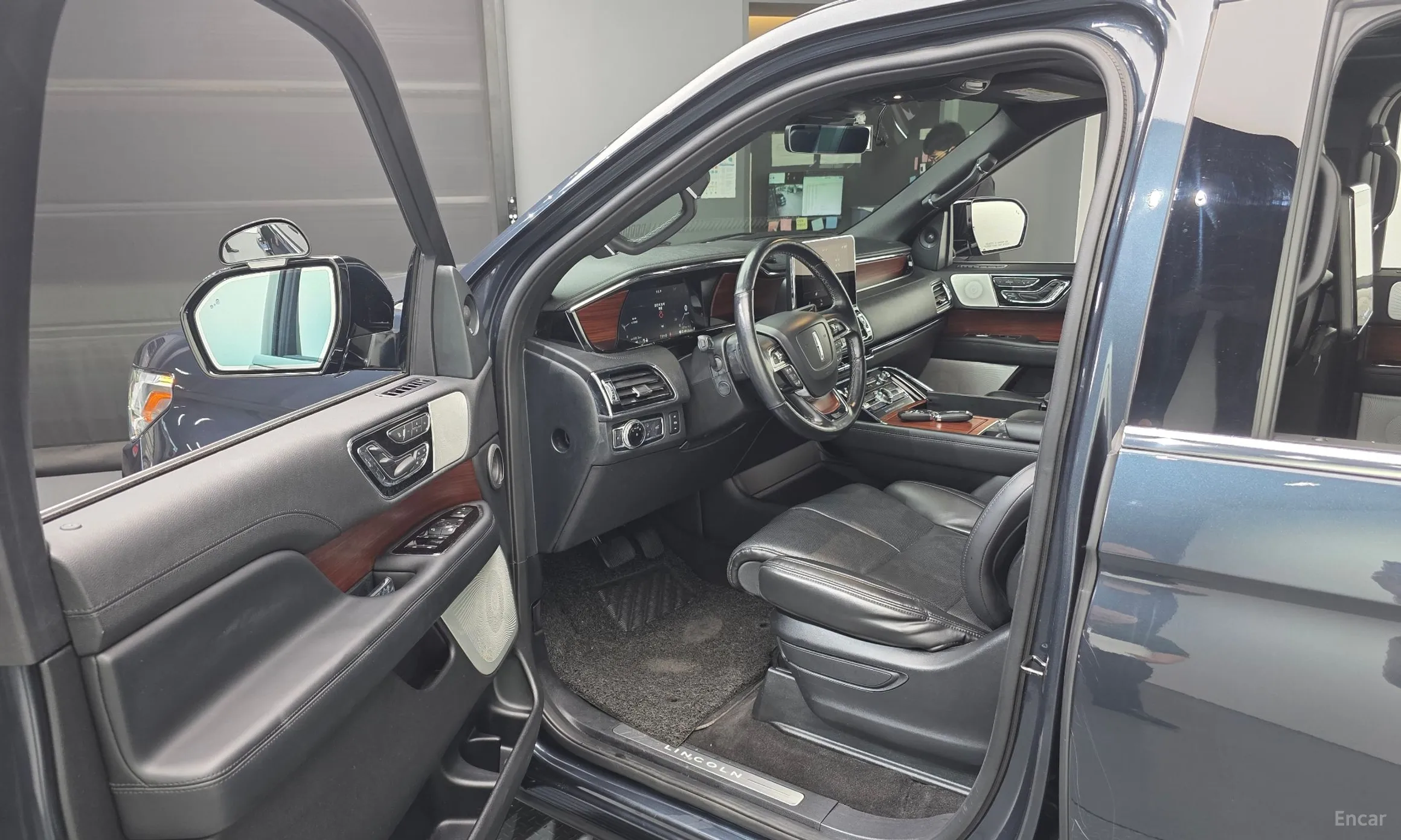 Lincoln Navigator 4th generation превью 10
