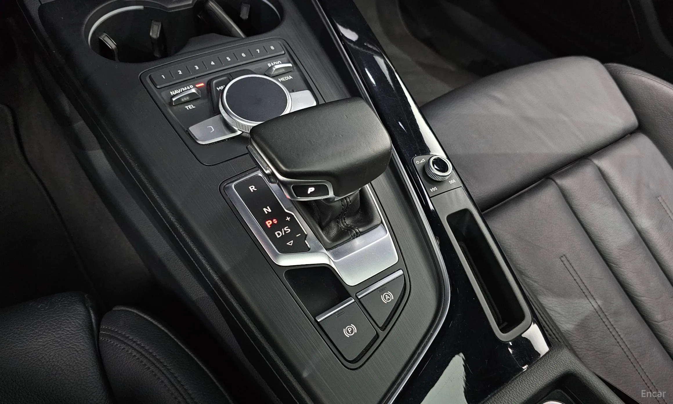 Audi A5 (F5) превью 9