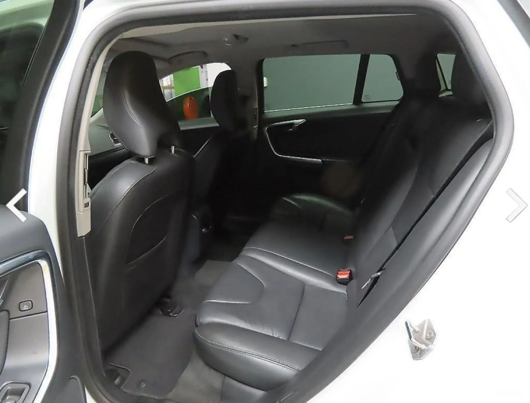 Volvo V60 превью 9
