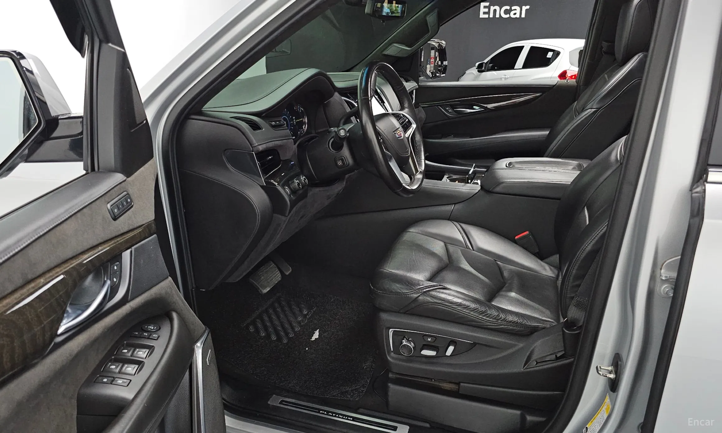 Cadillac Escalade превью 11