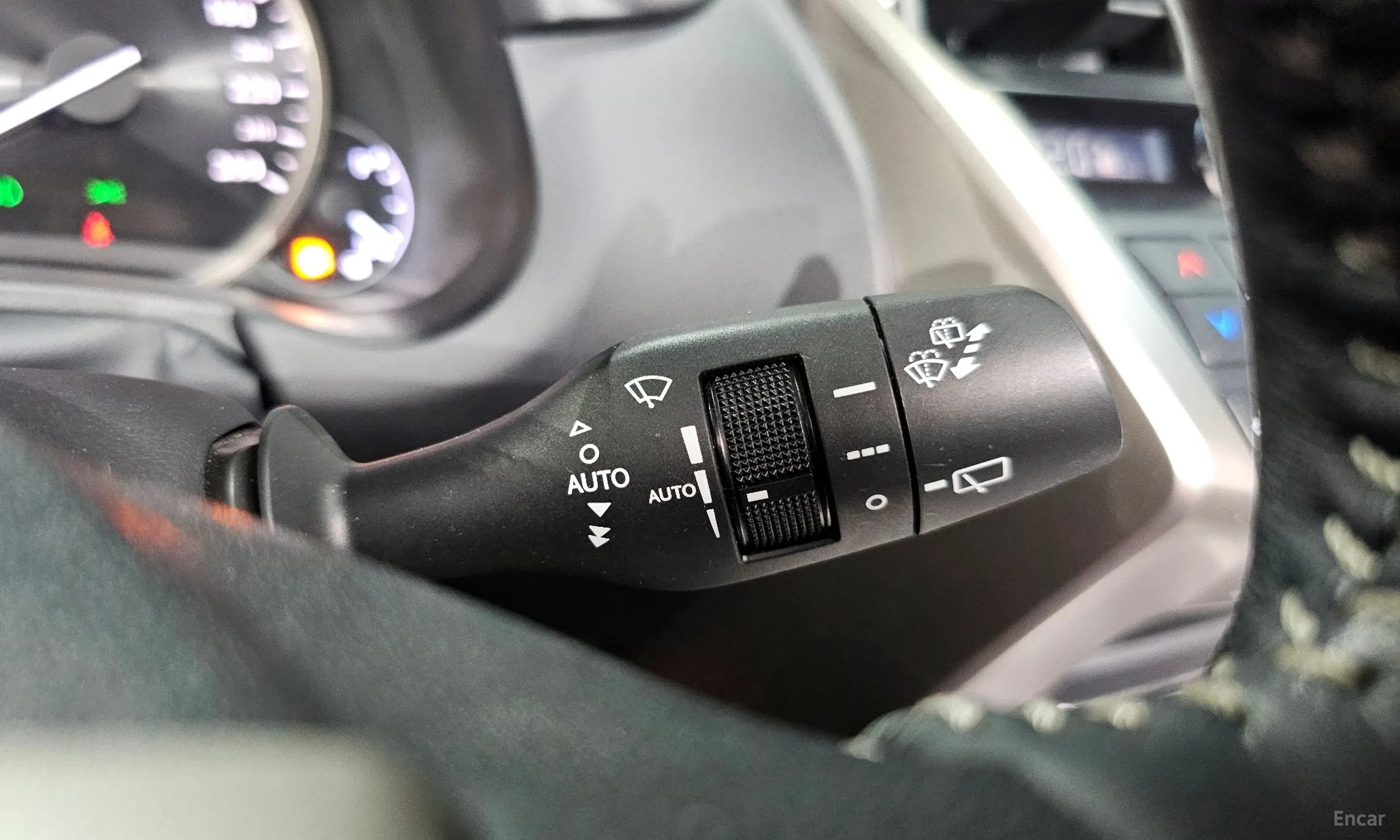 Lexus NX300h превью 18
