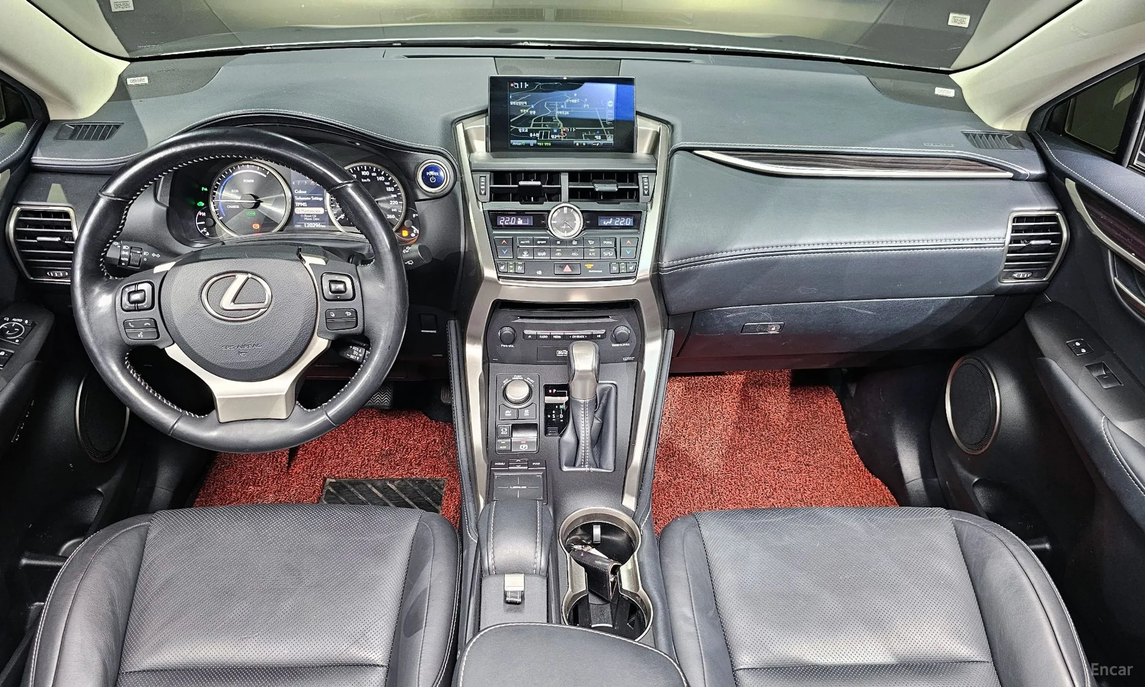 Lexus NX300h превью 7