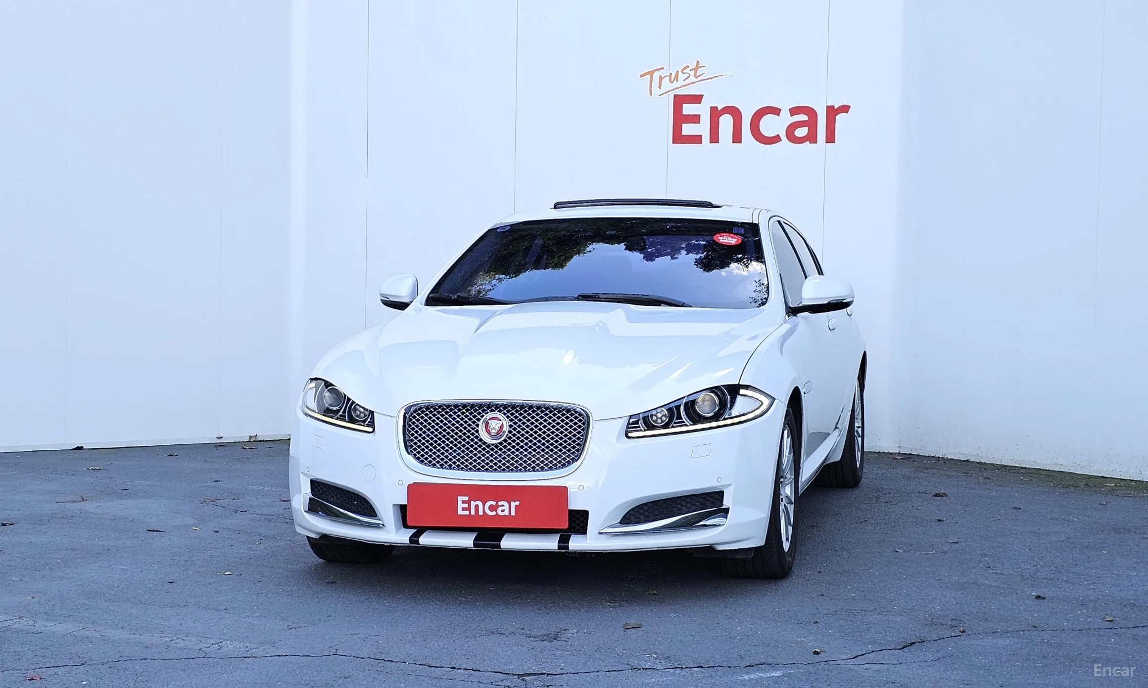 Jaguar New XF превью 3