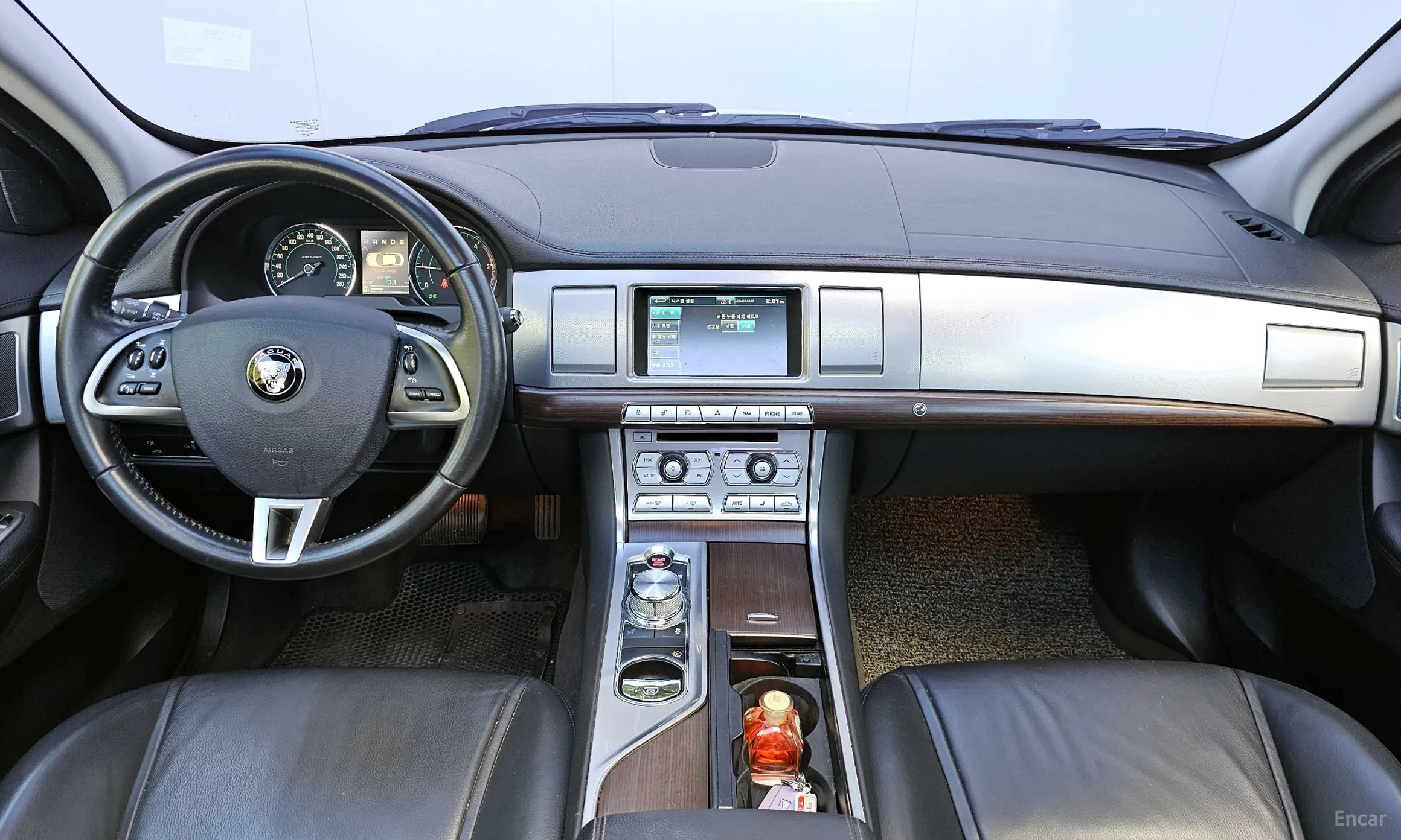 Jaguar New XF превью 7
