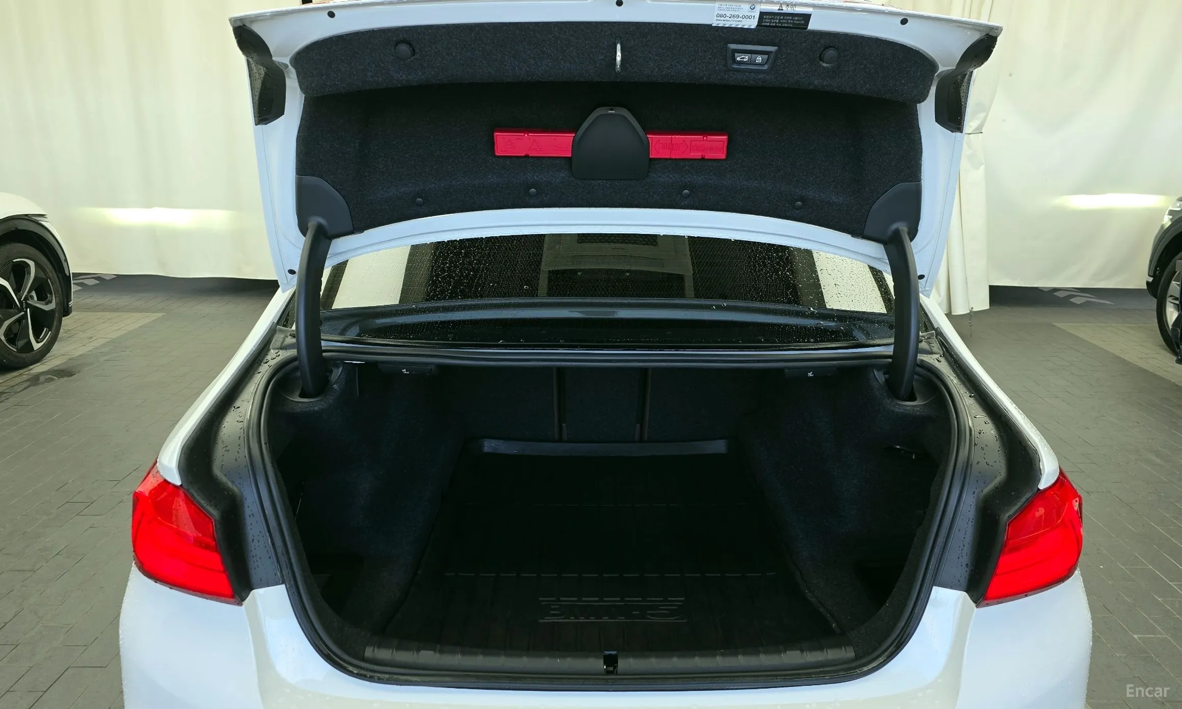 BMW 5 Series (G30) превью 20