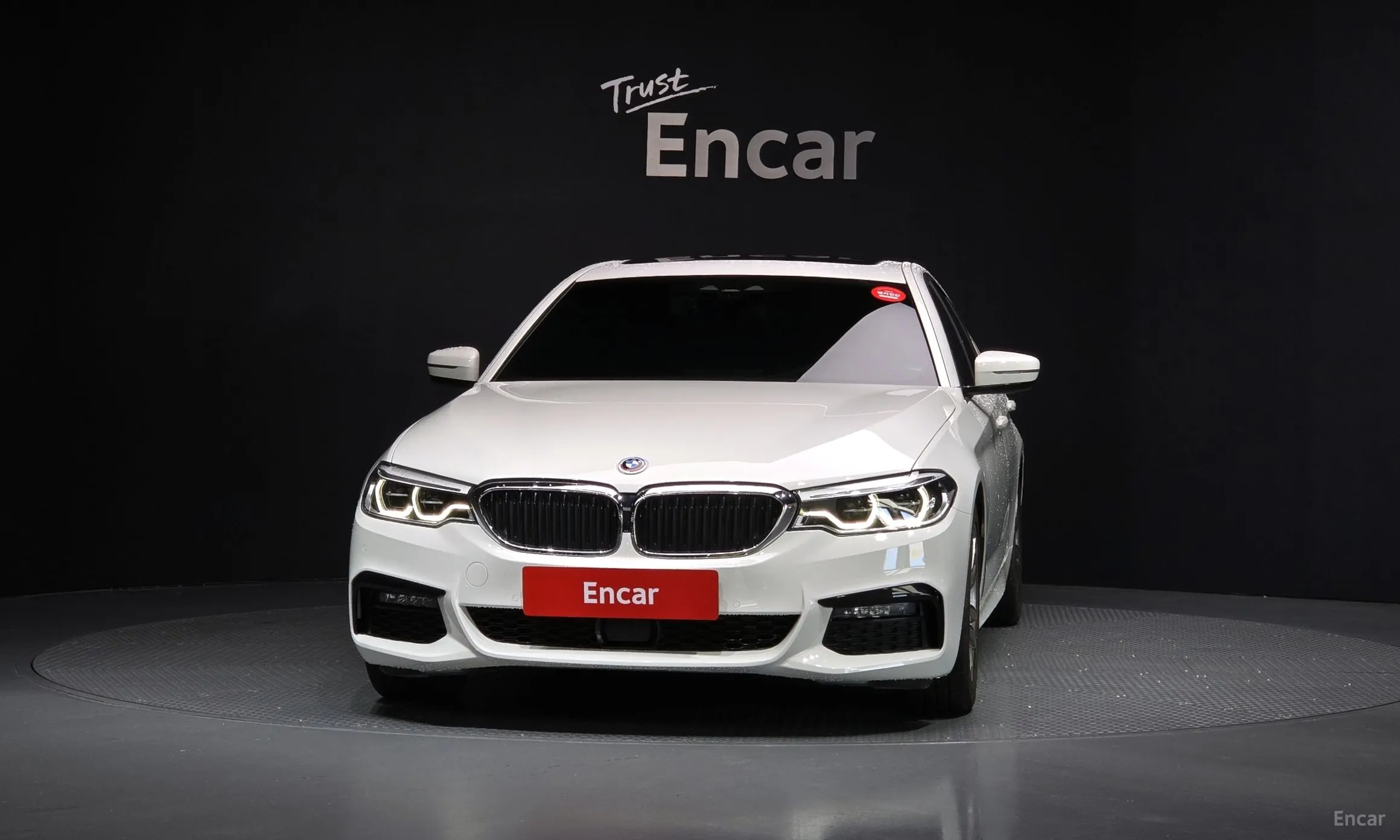 BMW 5 Series (G30) превью 3