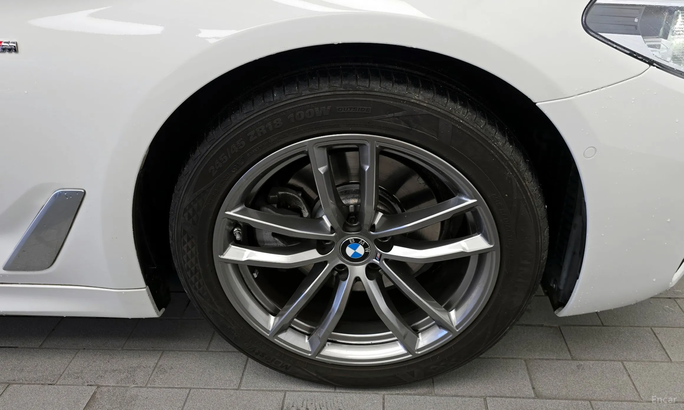 BMW 5 Series (G30) превью 5