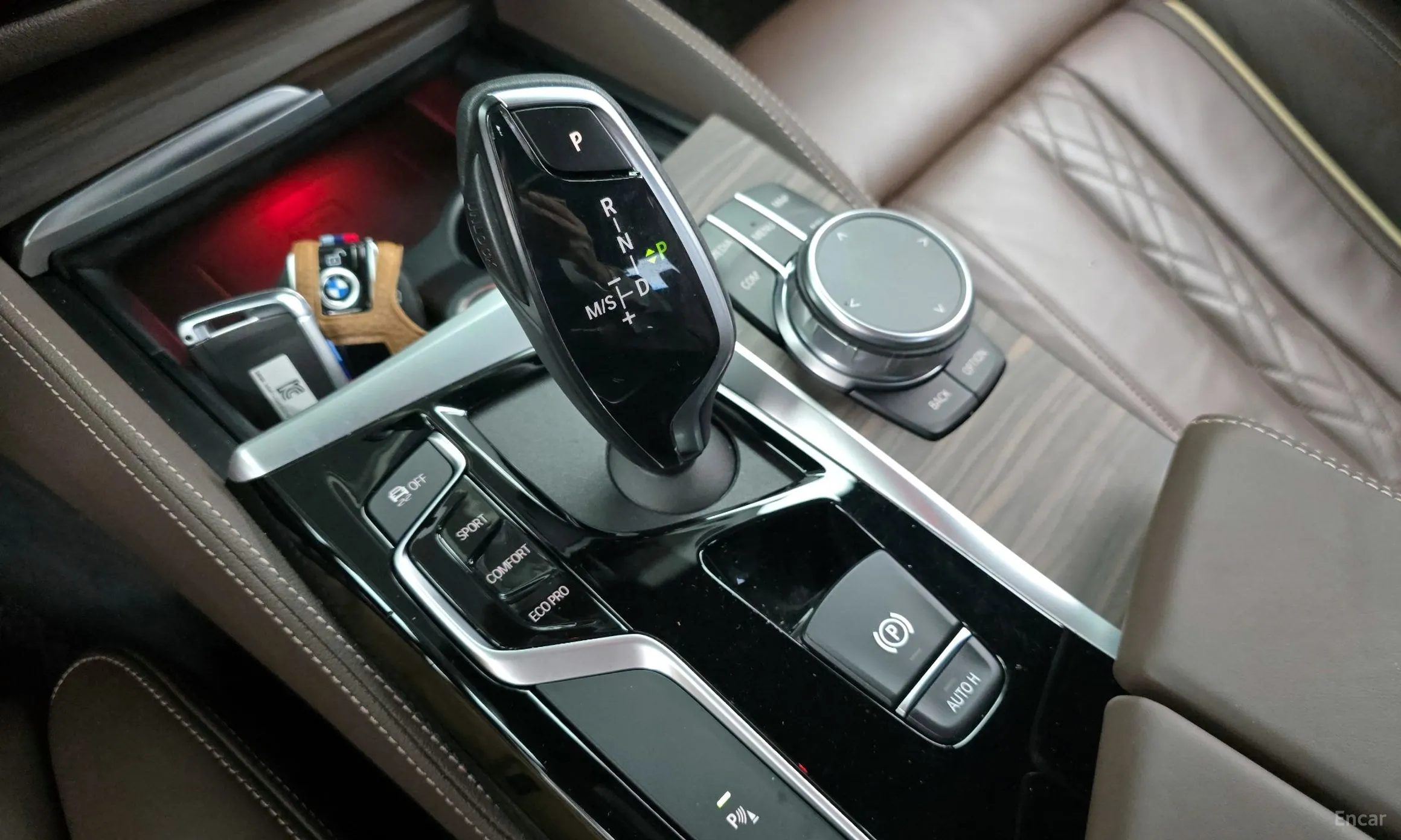 BMW 5 Series (G30) превью 9