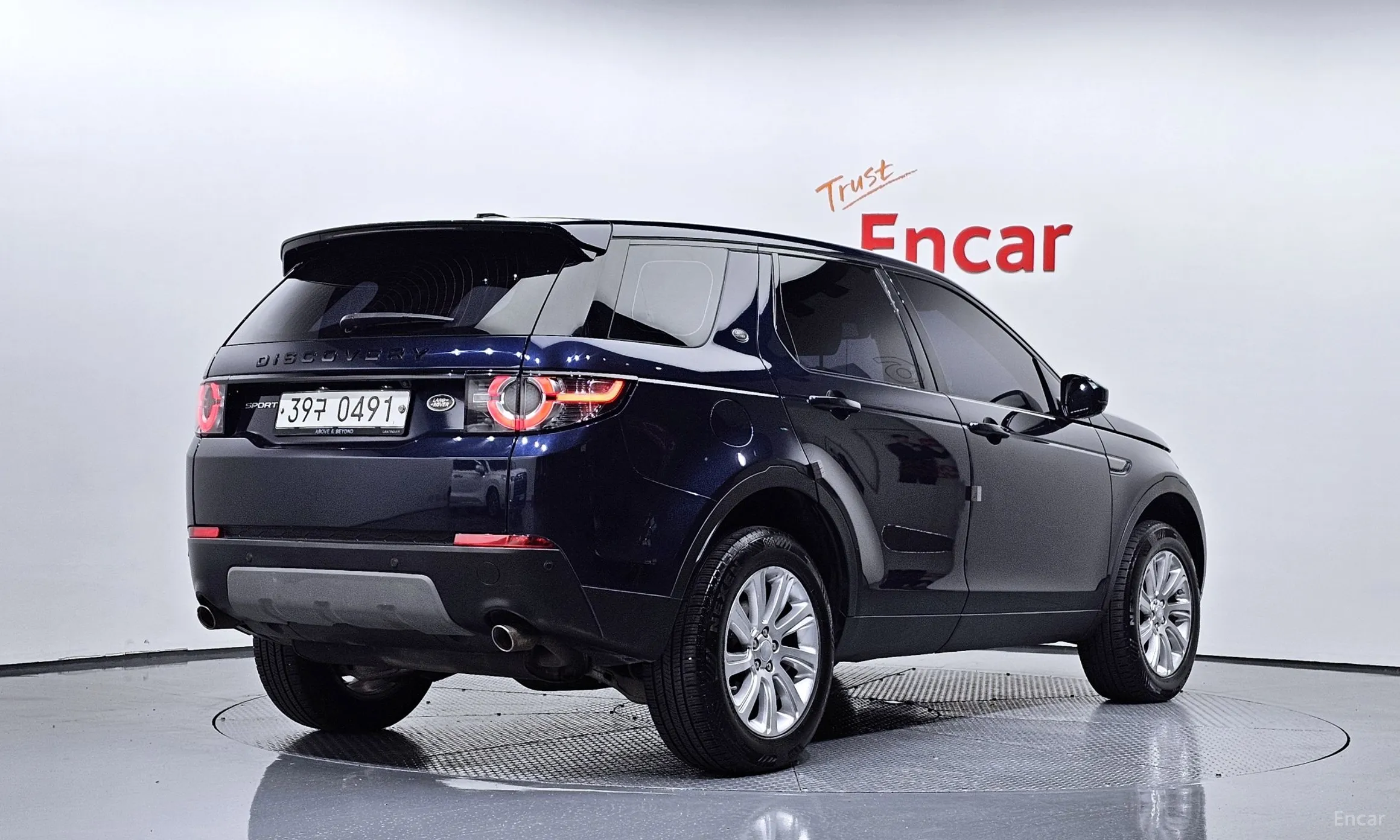 Land Rover Discovery Sports превью 2
