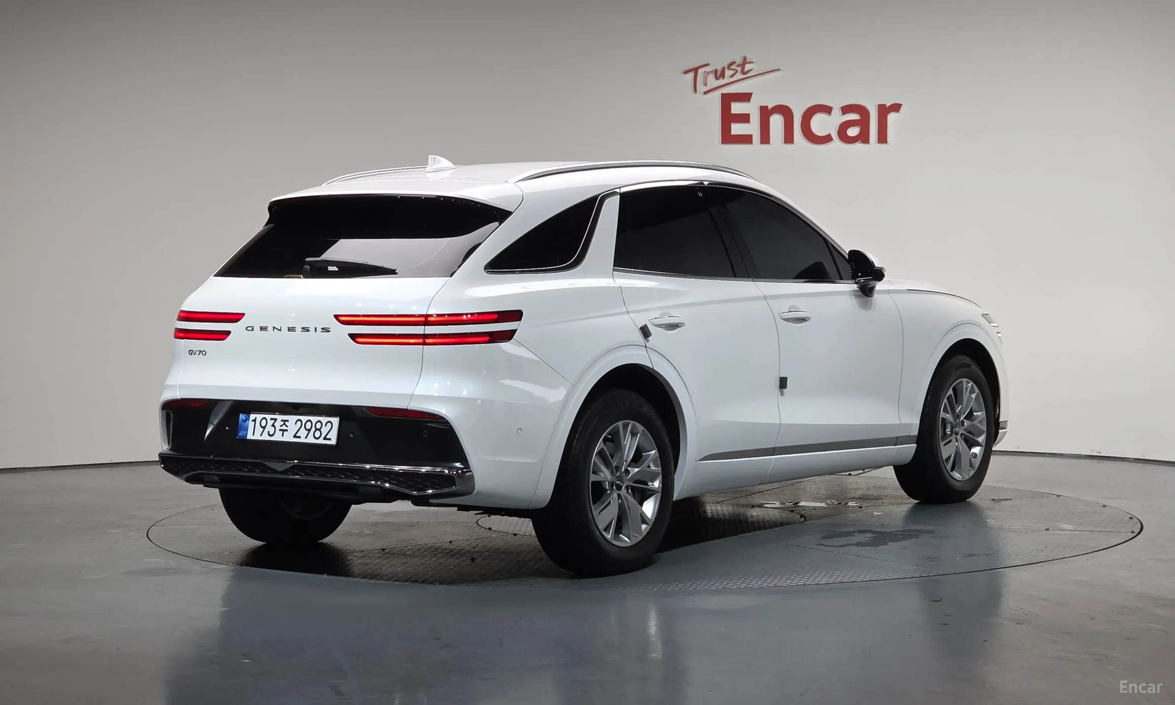 Genesis GV70 превью 2
