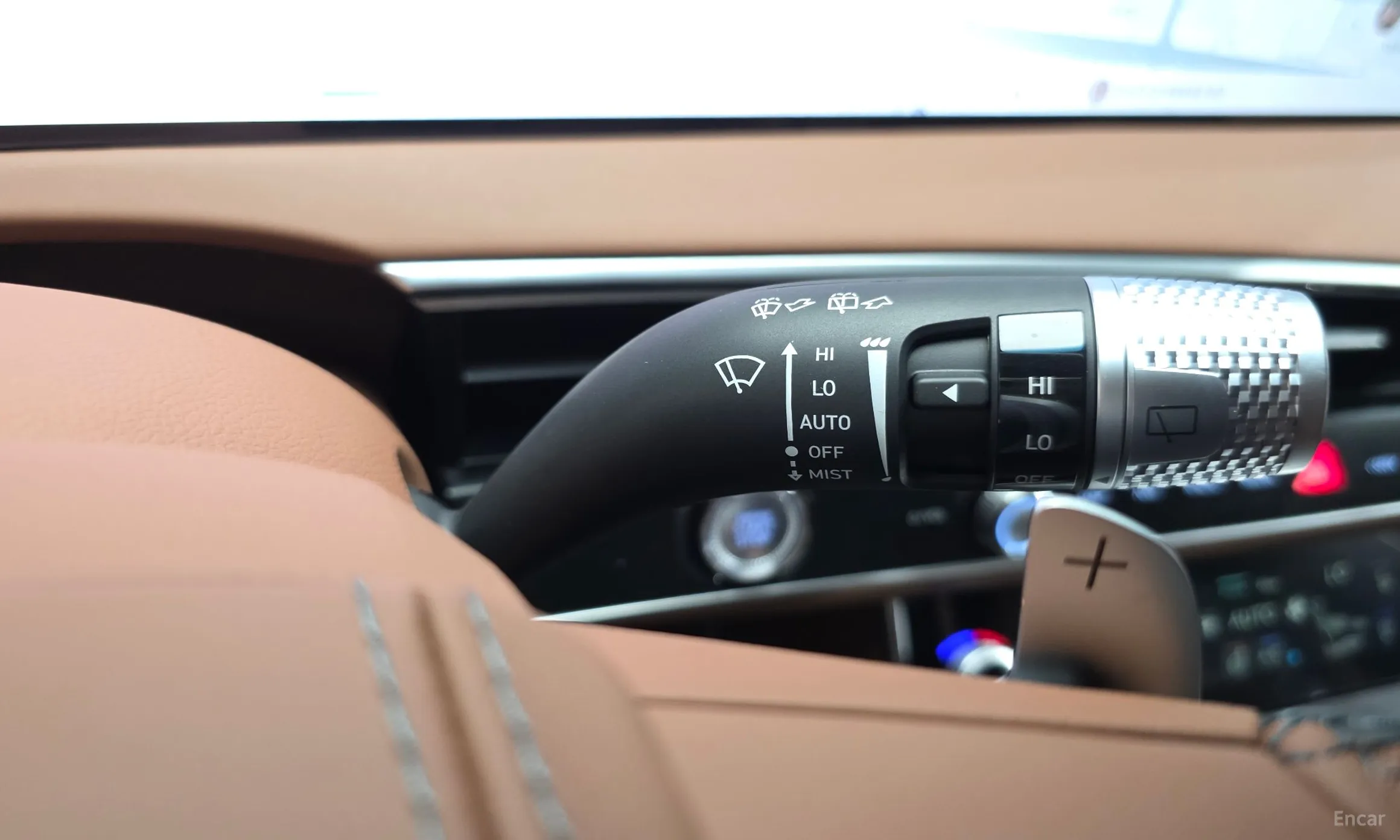 Genesis GV70 превью 18