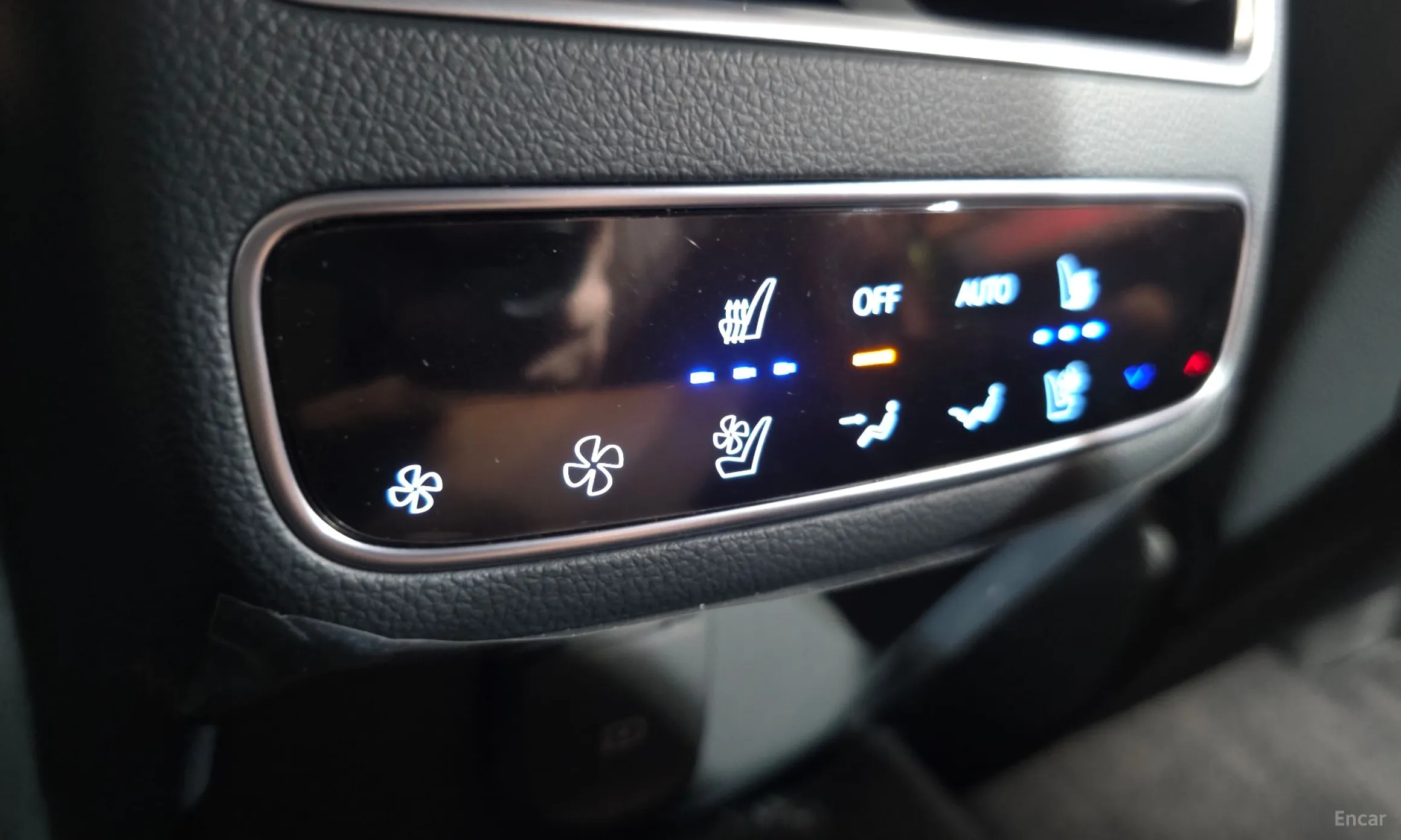 Genesis GV70 превью 19
