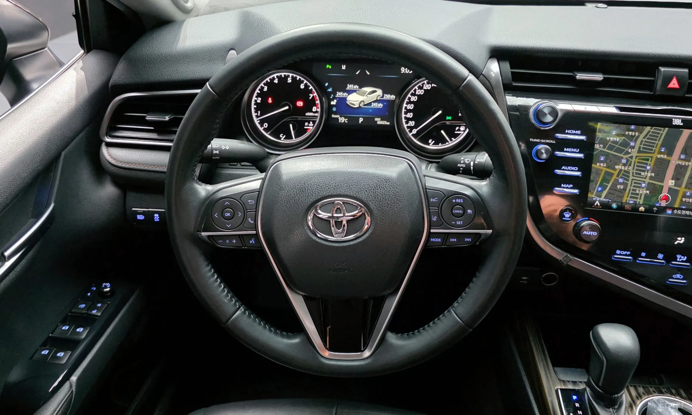 Toyota Camry (XV70) превью 13