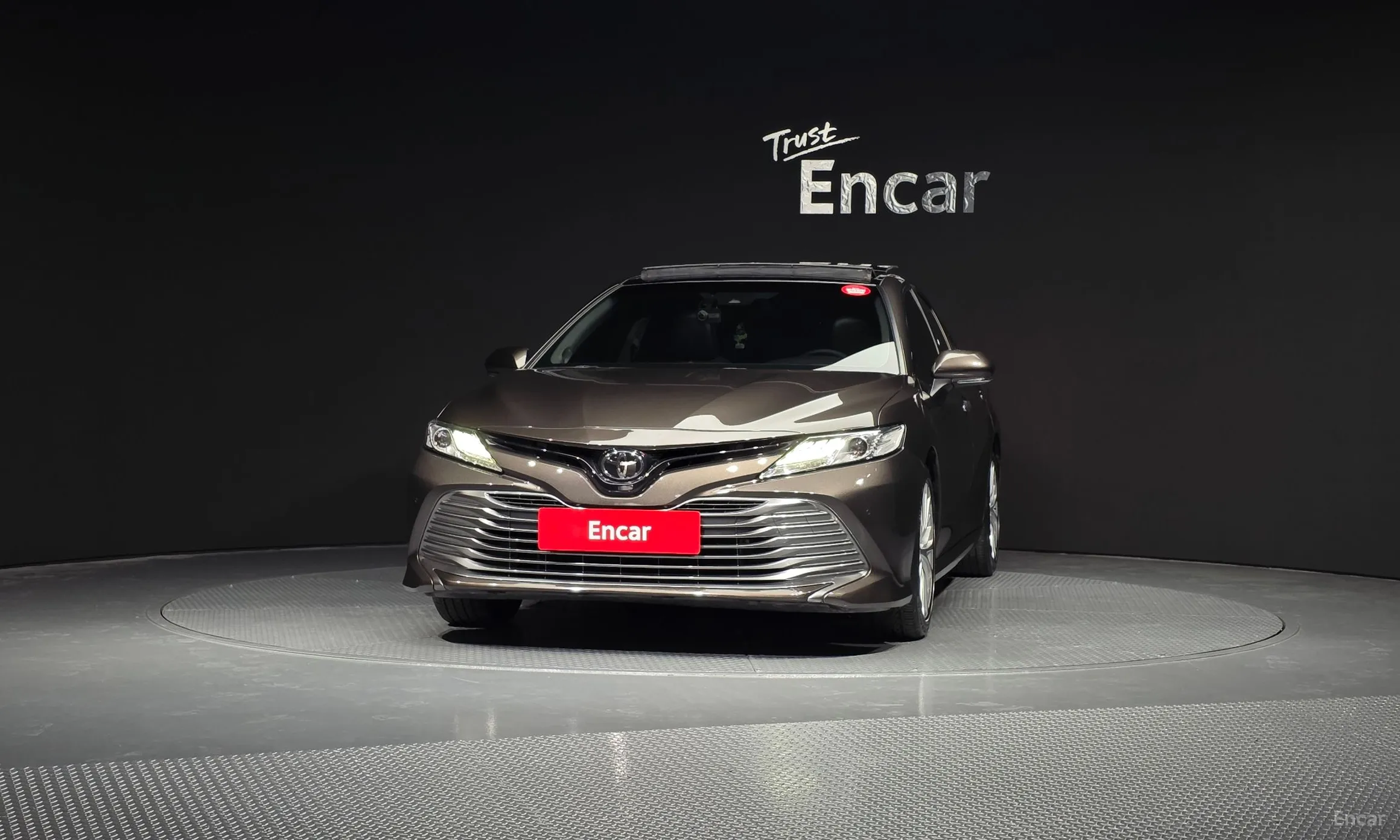Toyota Camry (XV70) превью 3