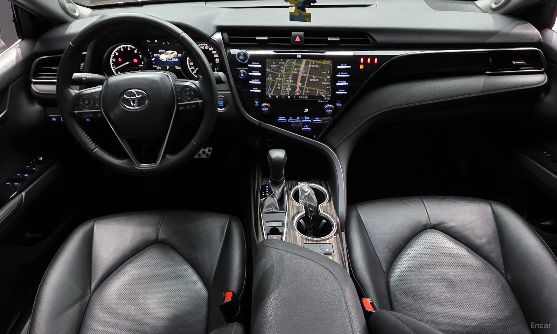 Toyota Camry (XV70) превью 7