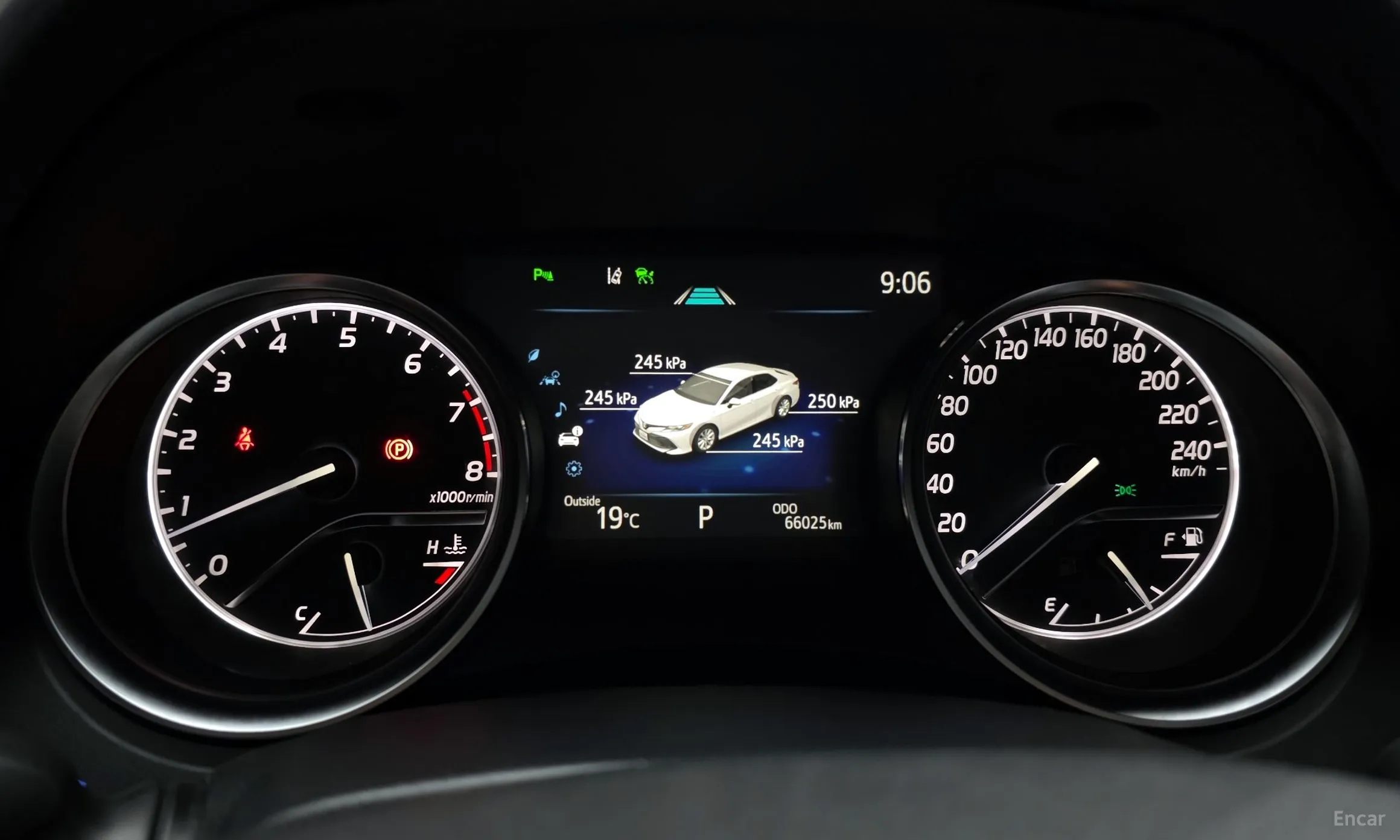 Toyota Camry (XV70) превью 8