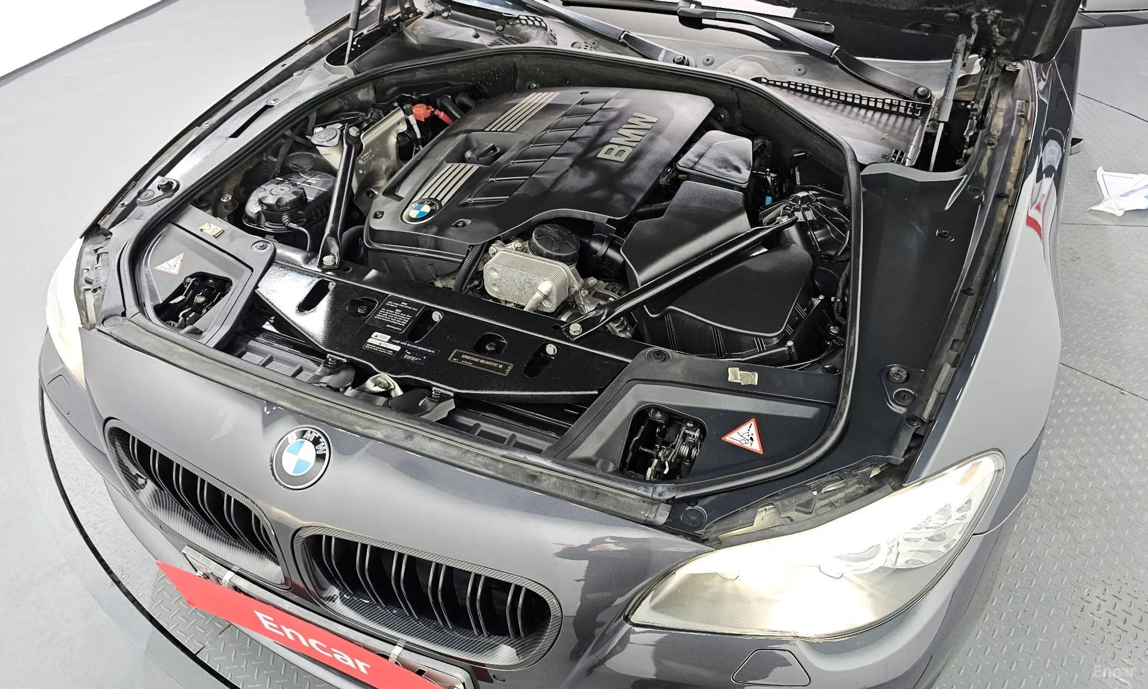 BMW 5 Series (F10) превью 6
